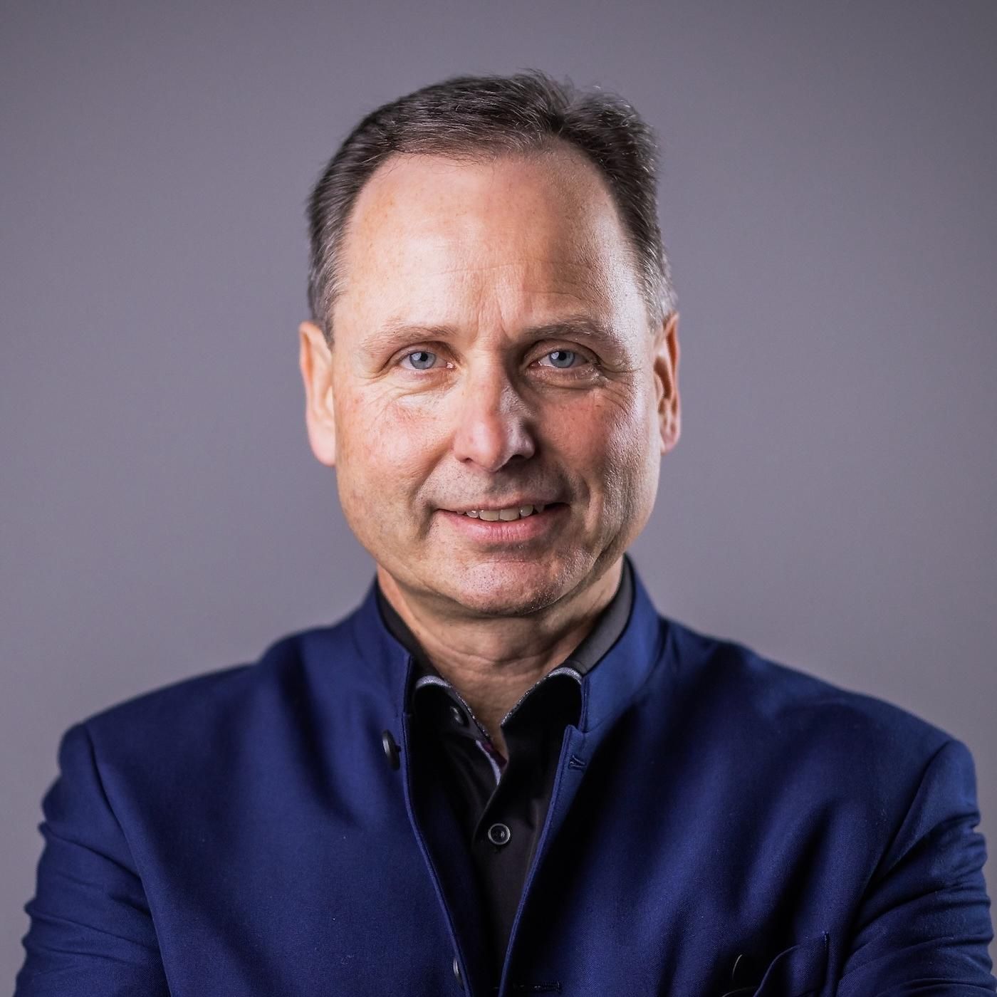 Dr. Alexander Hildenbrand: Digitale Exzellenz – Bindung, Vertrauen und Verantwortung