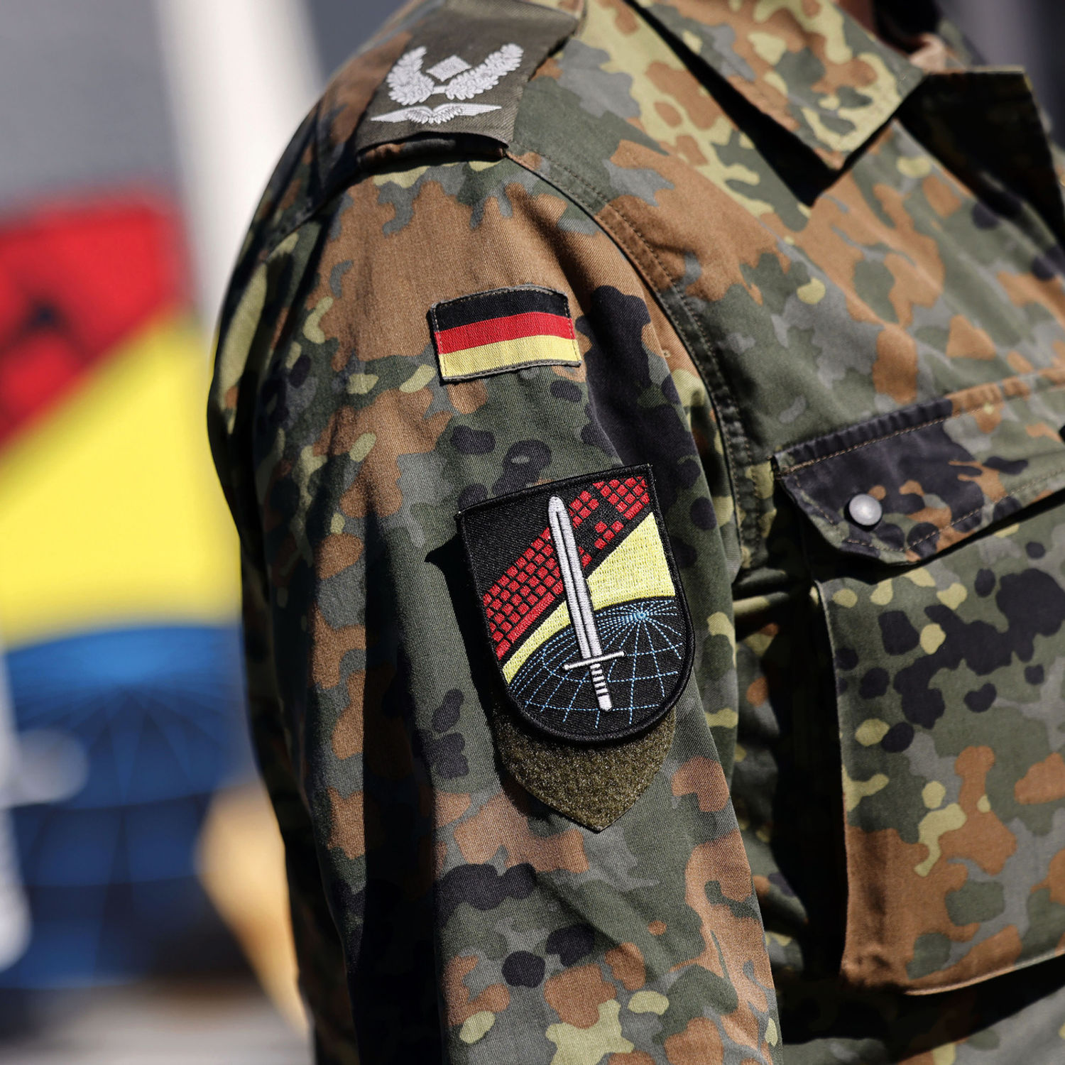 Was Verdient Ein Kampfpilot Bei Der Bundeswehr Ein Nerd und ein Kampfpilot mischen die Bundeswehr auf - So techt
