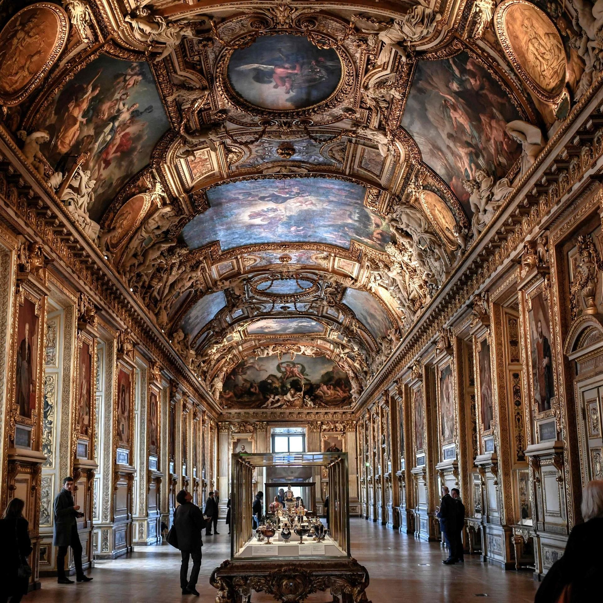 Einbruch im Louvre - Warum Kunstraub so lukrativ ist