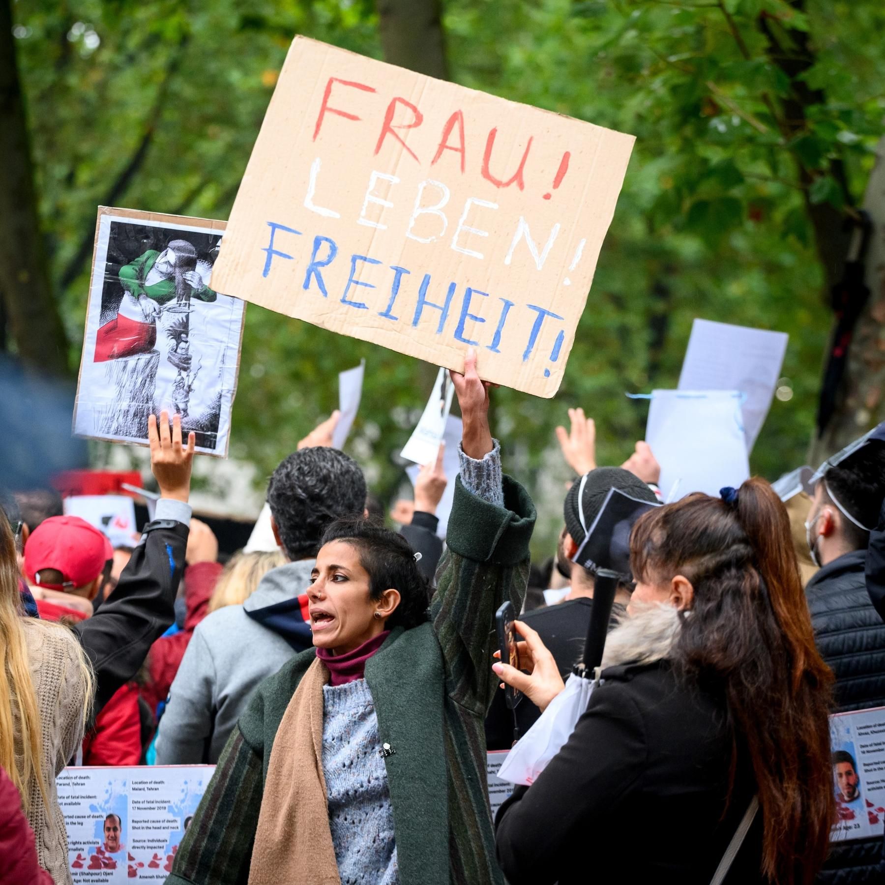 Endlich in Sicherheit: Joanas langer Weg aus dem Iran nach Bayern