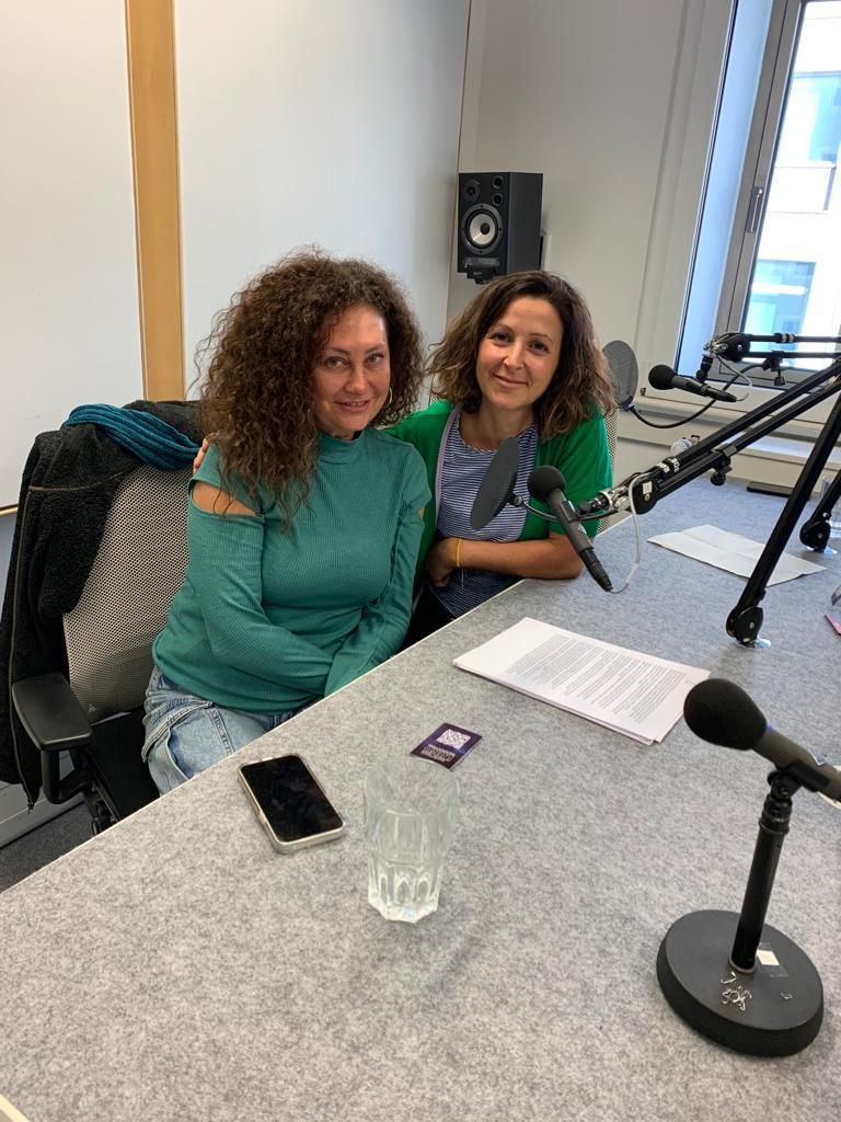 Extra I: Juliana Sfeir im Radio (auf deutsch)