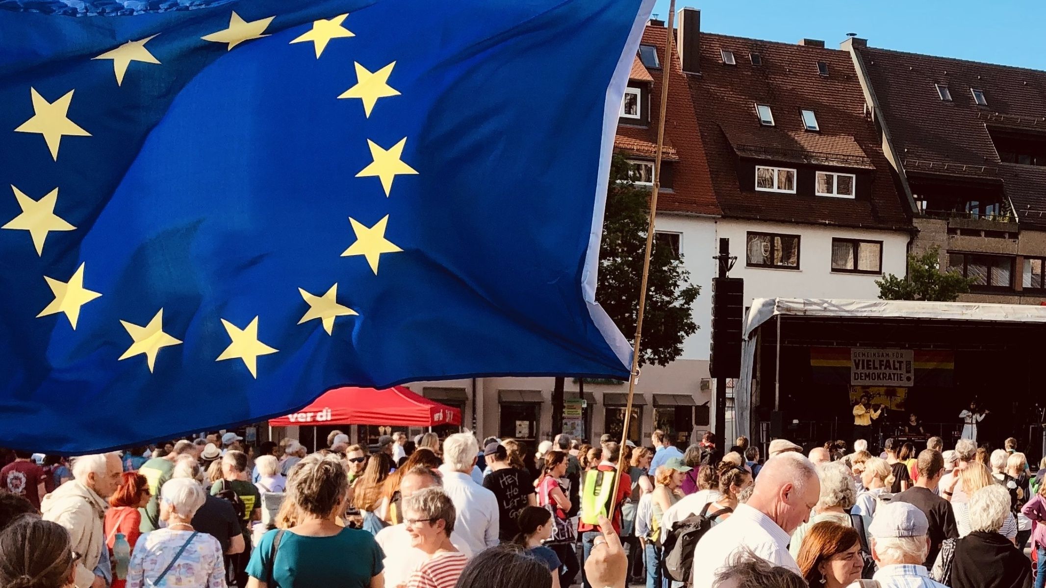 „Fest der Demokratie“ - Großer Wahlaufruf vom Ulmer Münsterplatz
