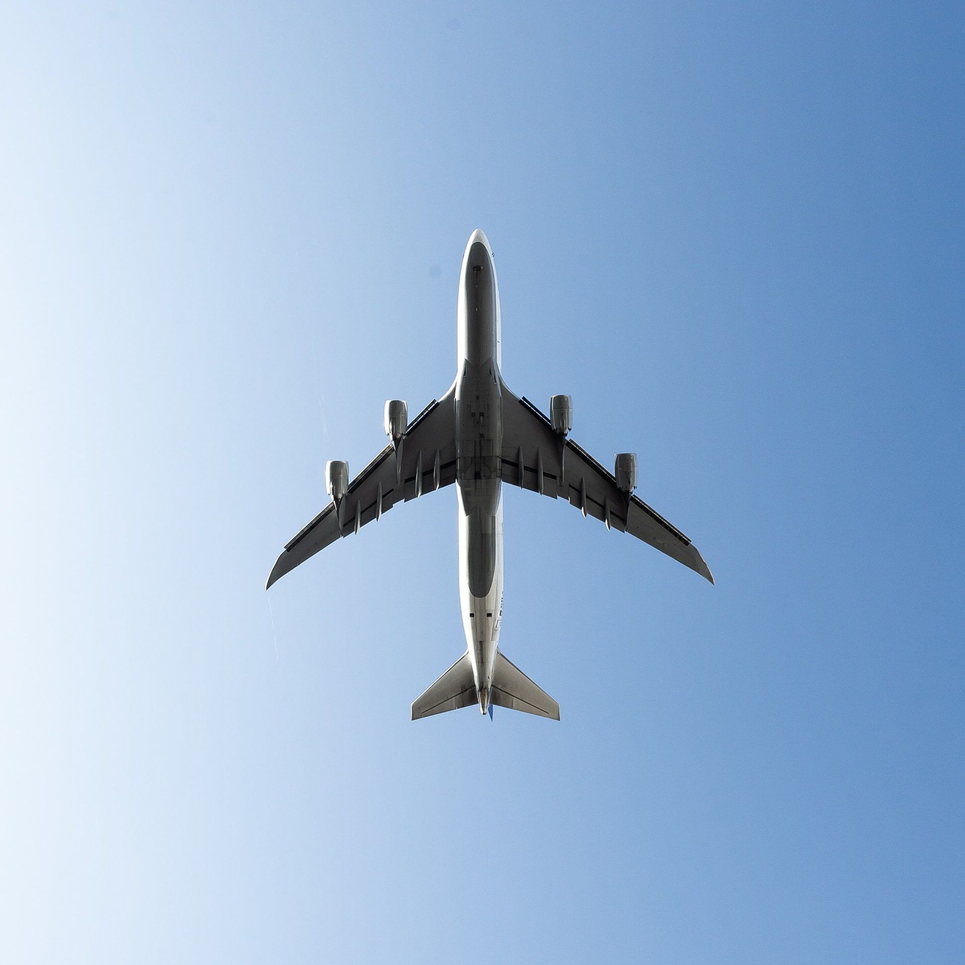 Fliegen wird billiger - Das wird teuer fürs Klima