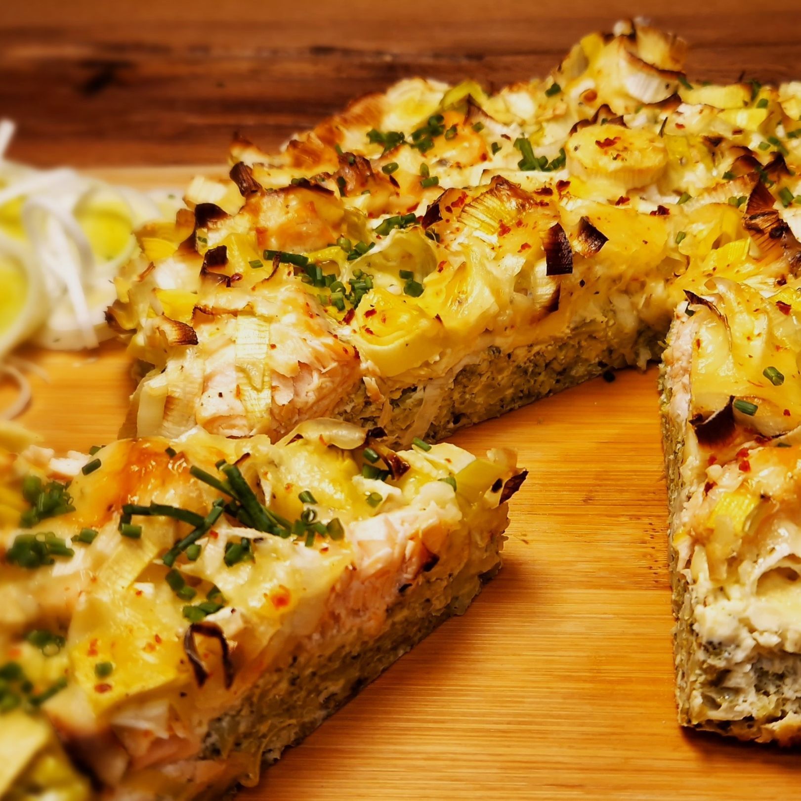 Folge 123 - Low Carb: Lachs-Lauch-Leckerbissen auf Brokkoliteig