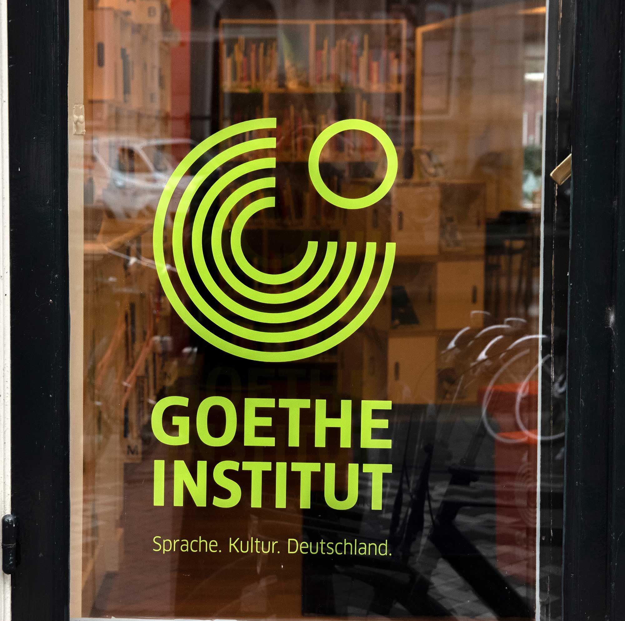 Folge 53 - Erst bekämpft, jetzt vermisst - Frankreich und das Aus für die Goethe-Institute