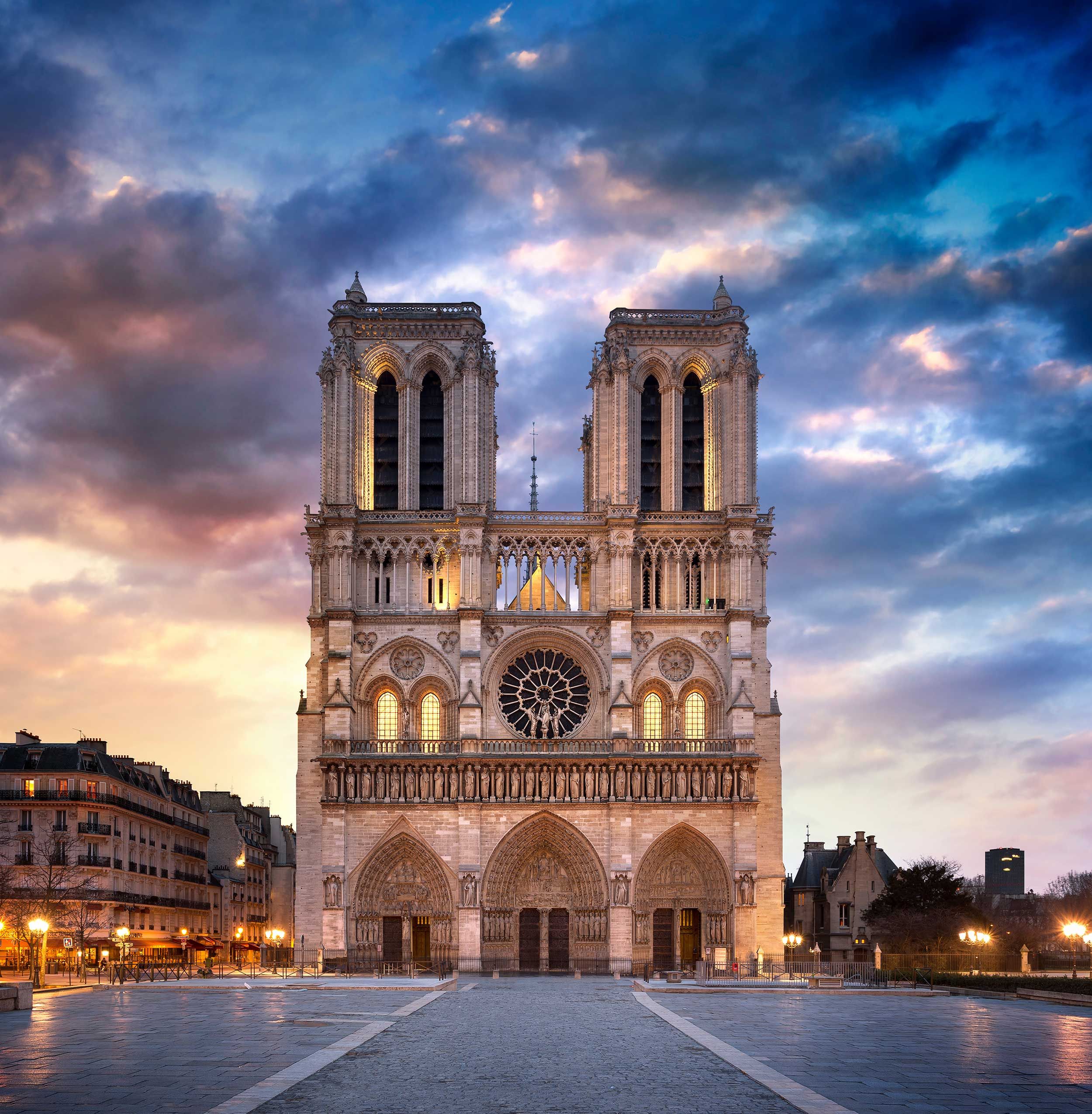 Folge 72 - Jahrhundertbaustelle Notre-Dame - Macron, Papst und Glaube in Frankreich
