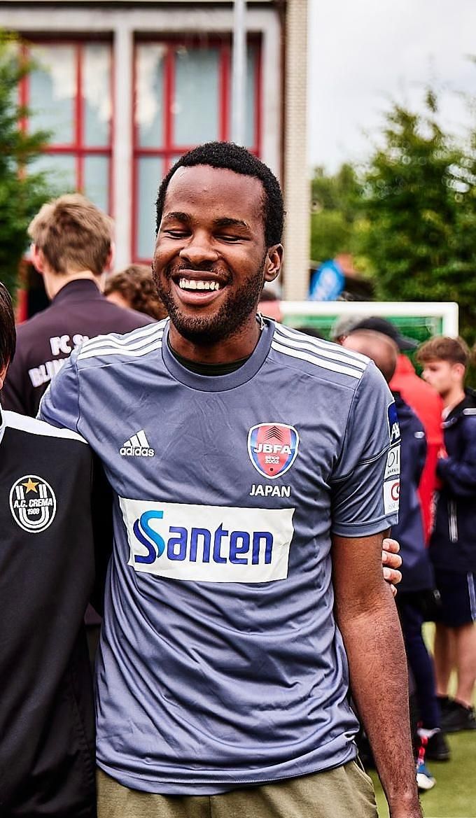 Folge 9: Blindenfußball-Masters 2025: Rasmus im Gespräch mit dem italienischen Top-Spieler Paul Yobo