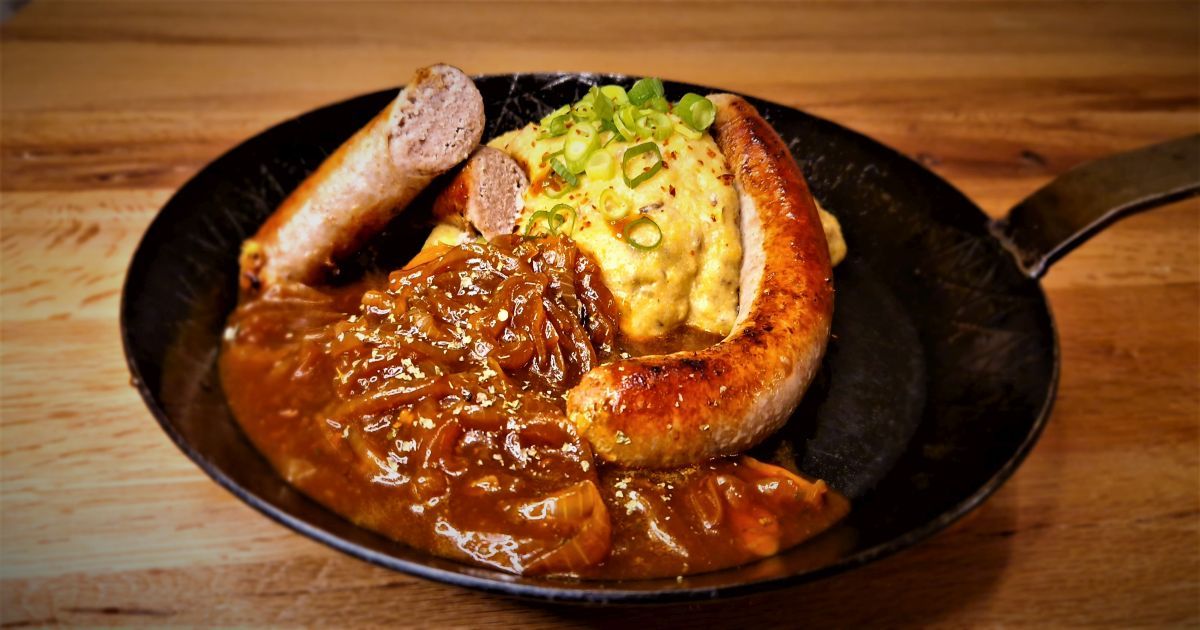 Folge 97 - Bratwurst in Malzbier-Zwiebelsauce an Steinpilzpolenta
