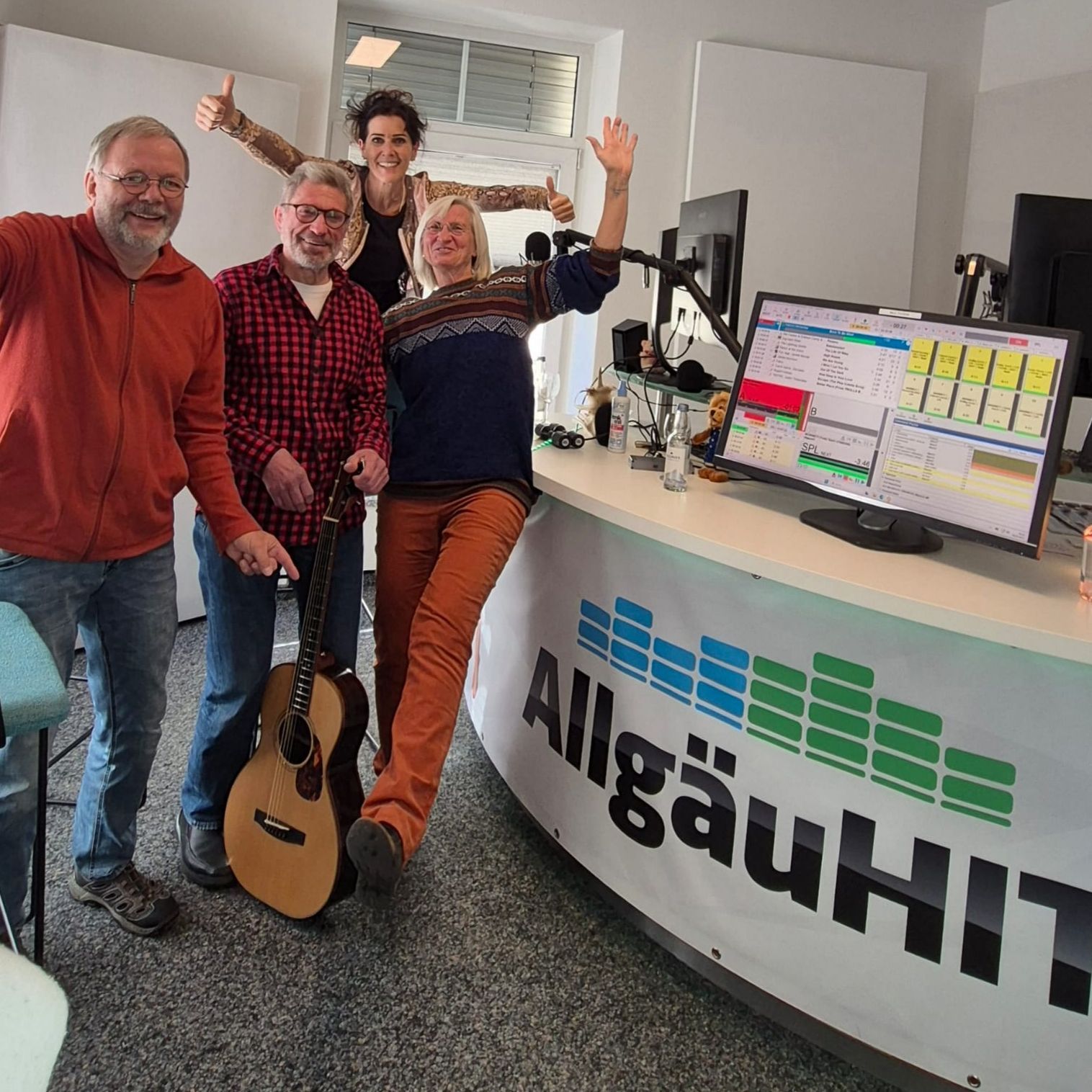 Folkrock aus dem Allgäu: „Kähl“ beim AllgäuHIT-Kaffeeklatsch