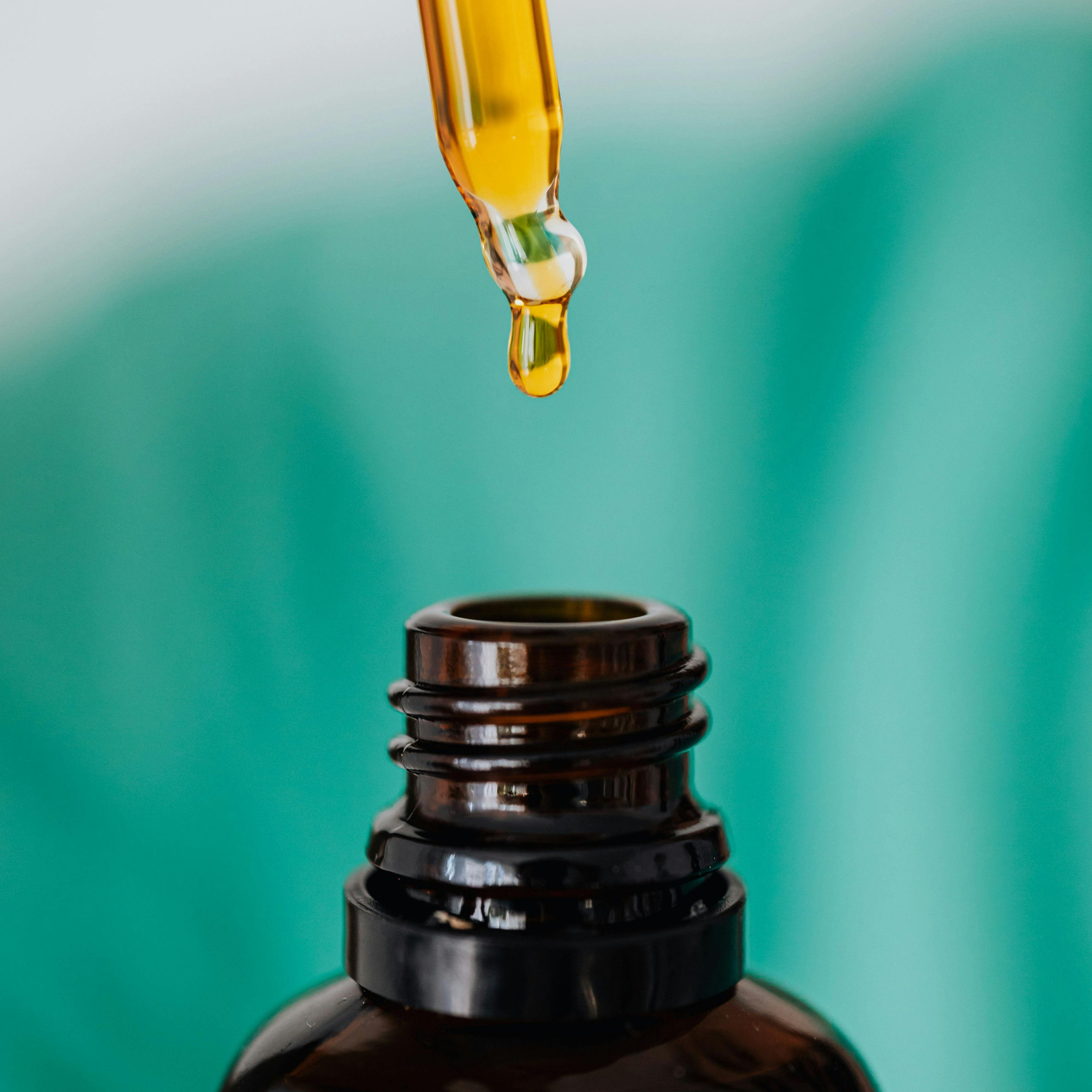 Gefahrstoffe im Fokus: Sicherer Umgang mit Säuren und Laugen – Spezielle Risiken und Schutzmaßnahmen bei Flusssäure Teil 2