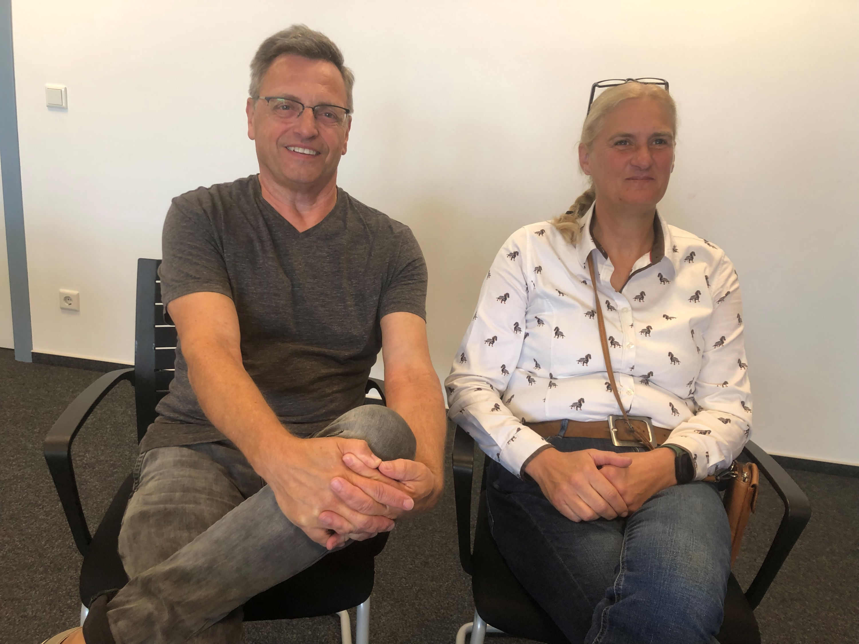 Gefragt, gejagt, Garagentore: Hartmut, Phil und ein rosa Schweinchen