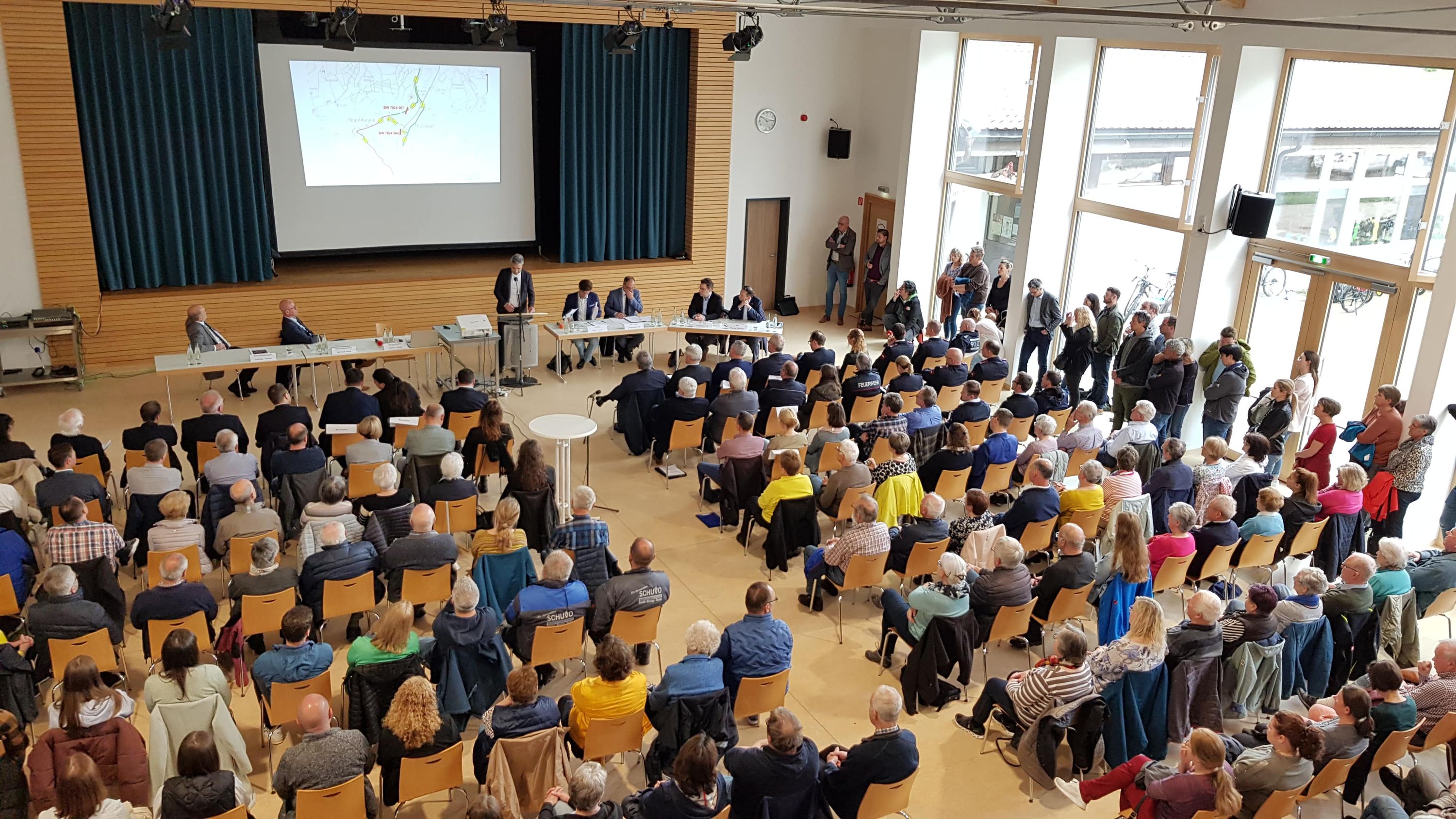 Gemeinde empört: Drei Jahre B30-Umleitung durch Hochdorf?