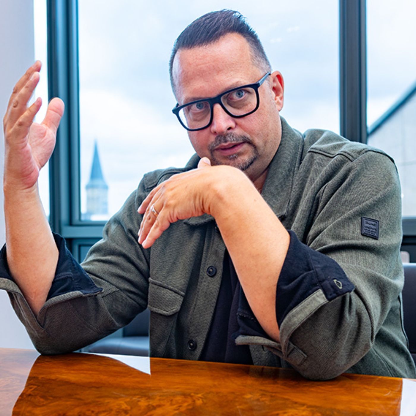 Geschichten schreiben, die die KI nicht kann: "NOZ"-Chefredakteur Burkhard Ewert im Interview.