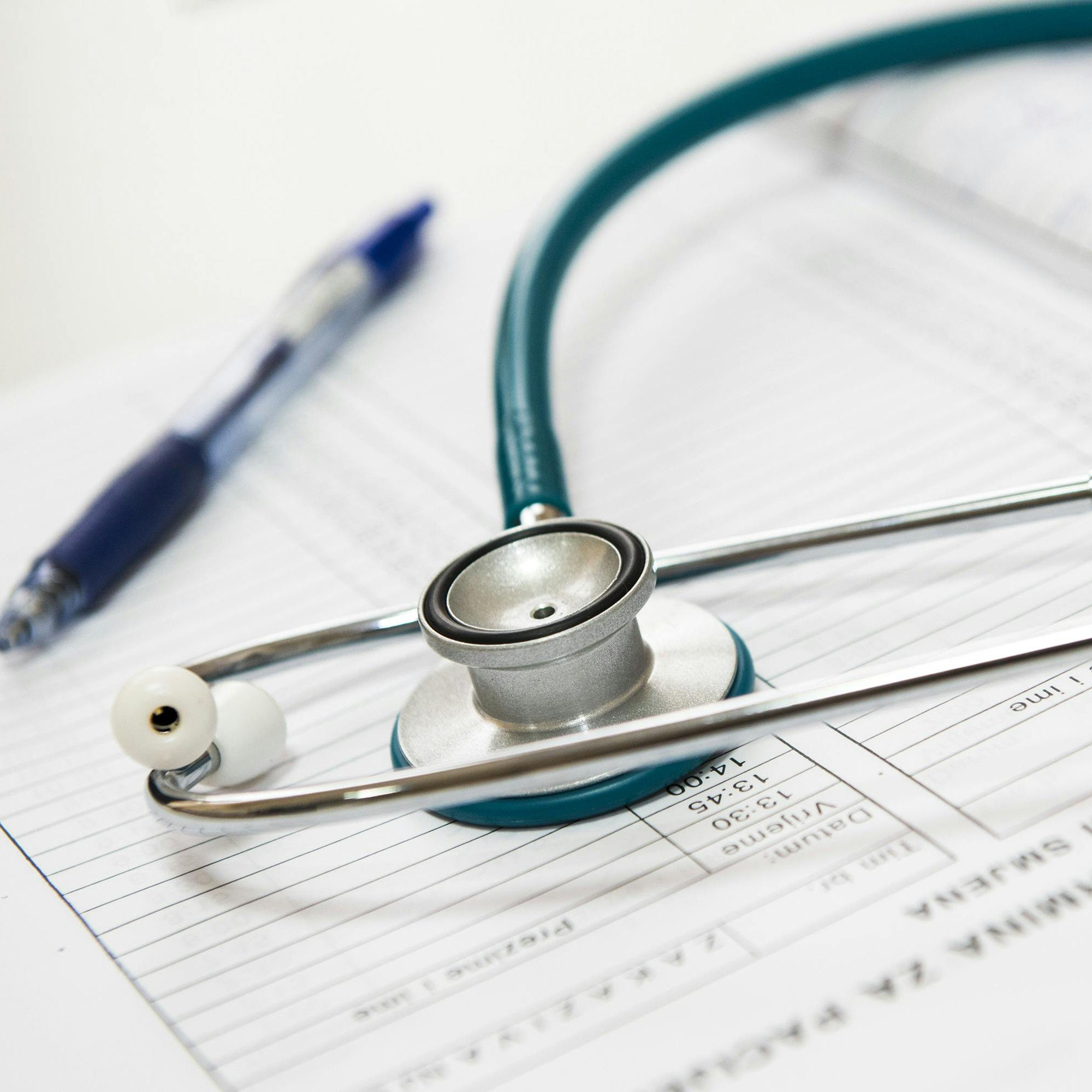 Gesund im Job: Wie arbeitsmedizinische Untersuchungen und Beratungen uns schützen – Ein Leitfaden zu den DGUV-Empfehlungen