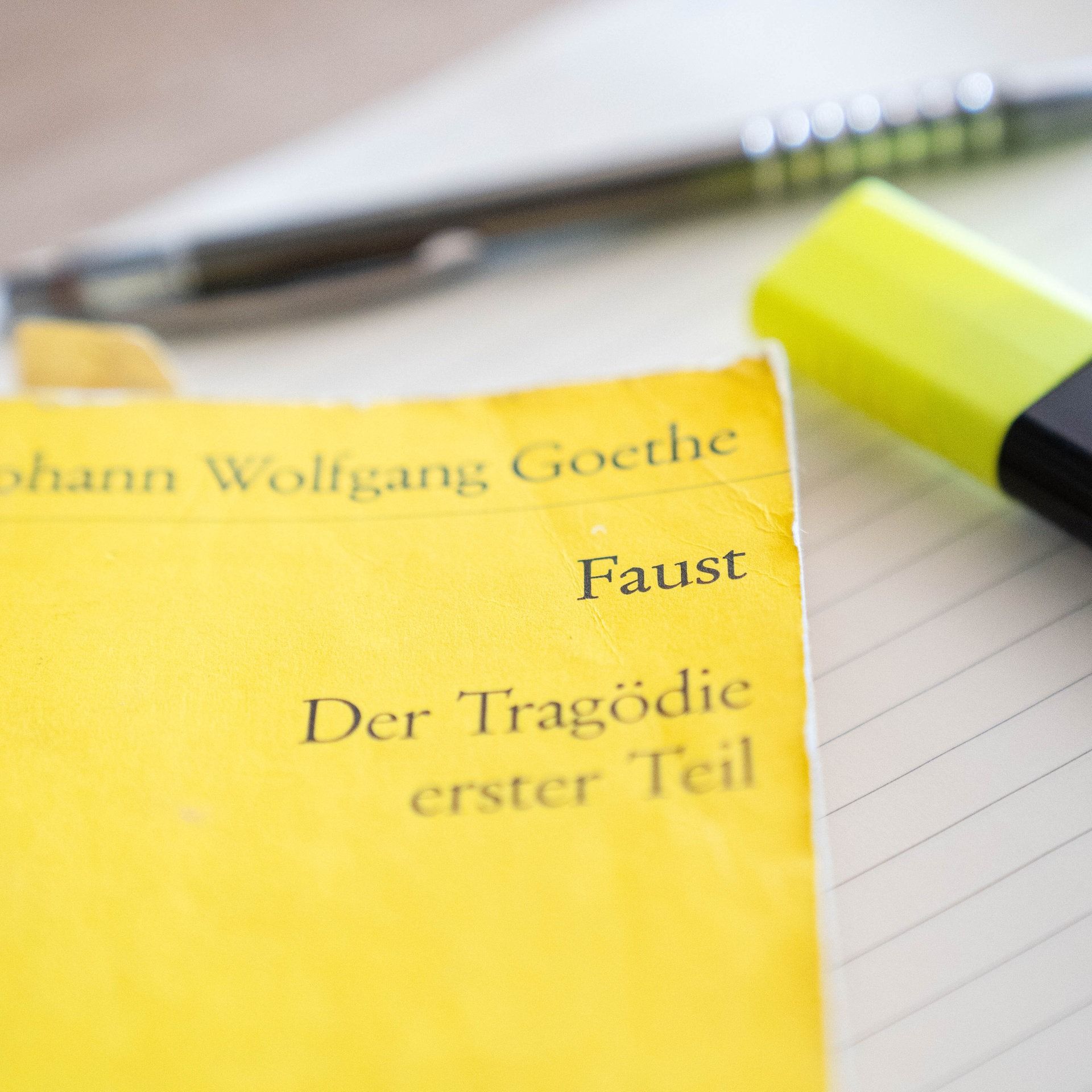 Goethe light – Was bringt „Faust“ in leichter Sprache?