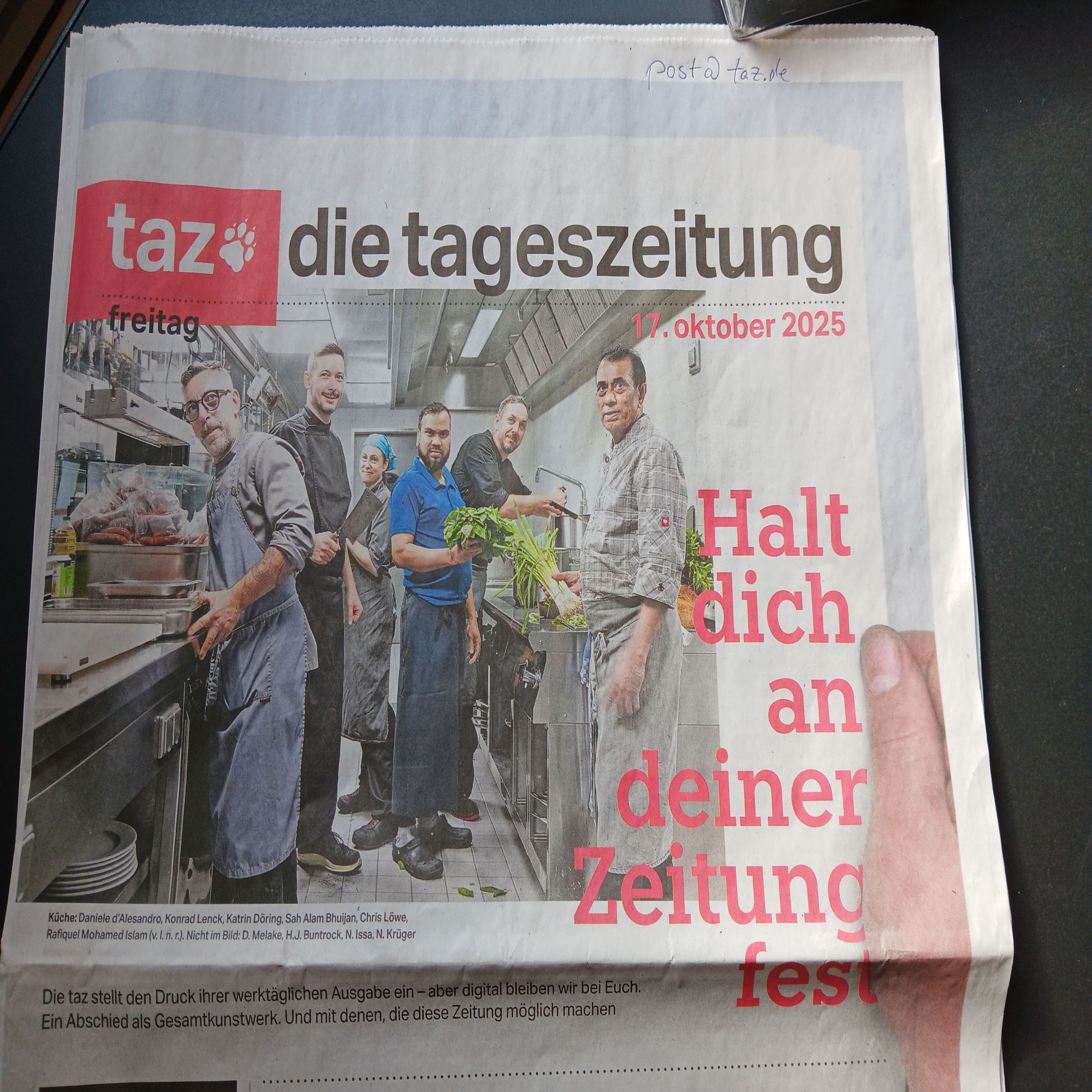‚Halt dich an deiner Zeitung fest‘