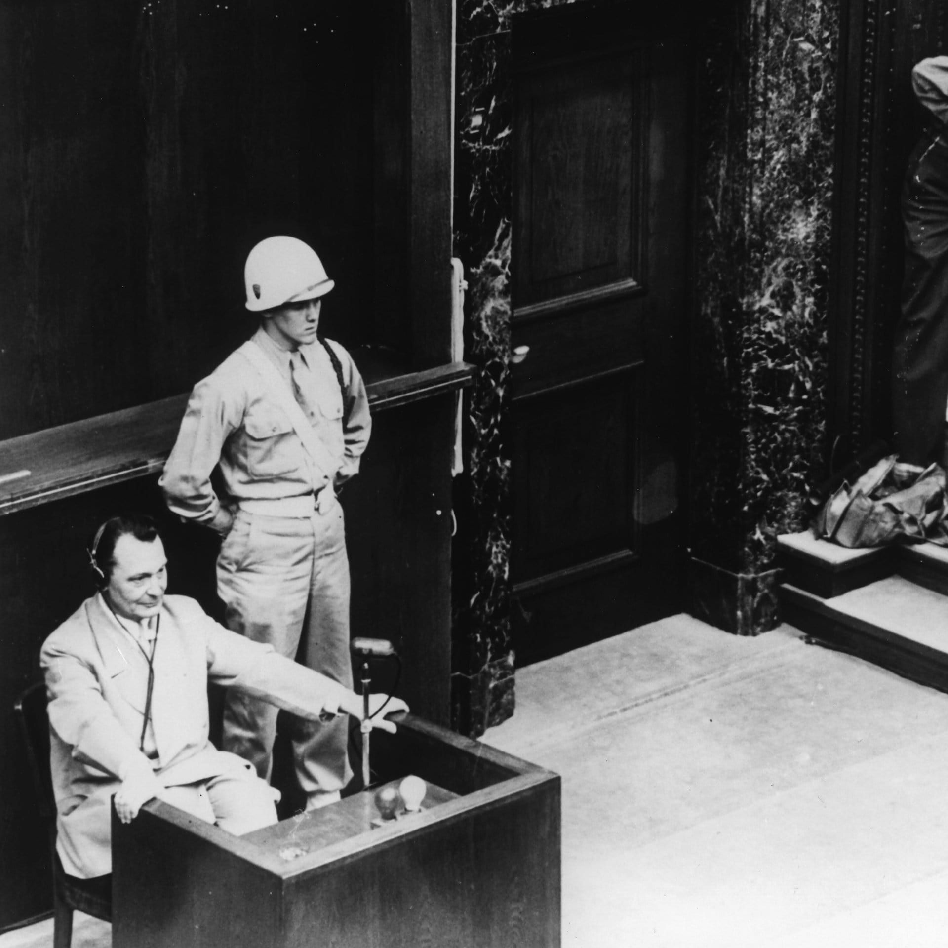 Hermann Göring wird in Nürnberg vereidigt und erklärt, wie er zur NSDAP kam | 13.3.1946 | Nürnberger Prozesse