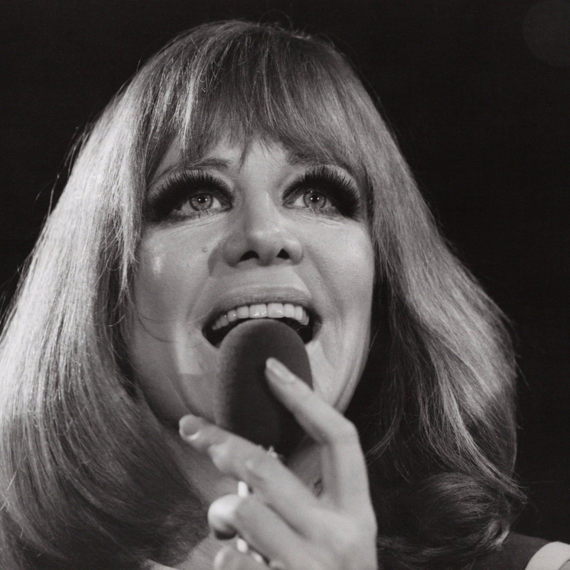 Hildegard Knef wird 70 und spricht über rote Rosen | 28.12.1995