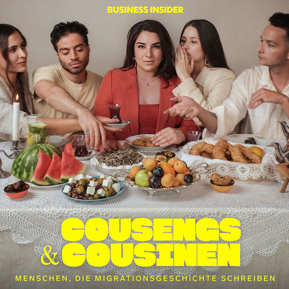 Hört unseren neuen Podcast "Cousengs und Cousinen: Menschen, die Migrationsgeschichte schreiben"