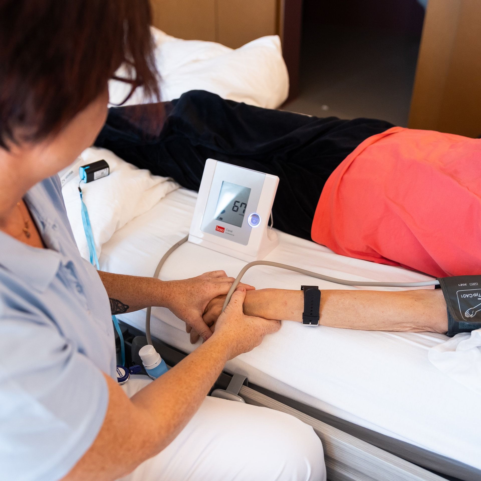 Hohe psychische Belastung von Pflegepersonal: Ursachen und Hilfen