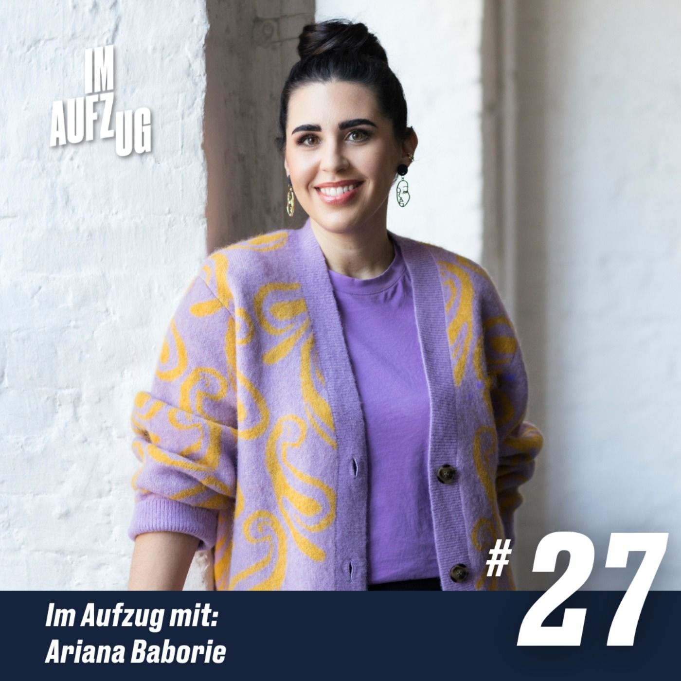 Im Aufzug mit Ariana Baborie