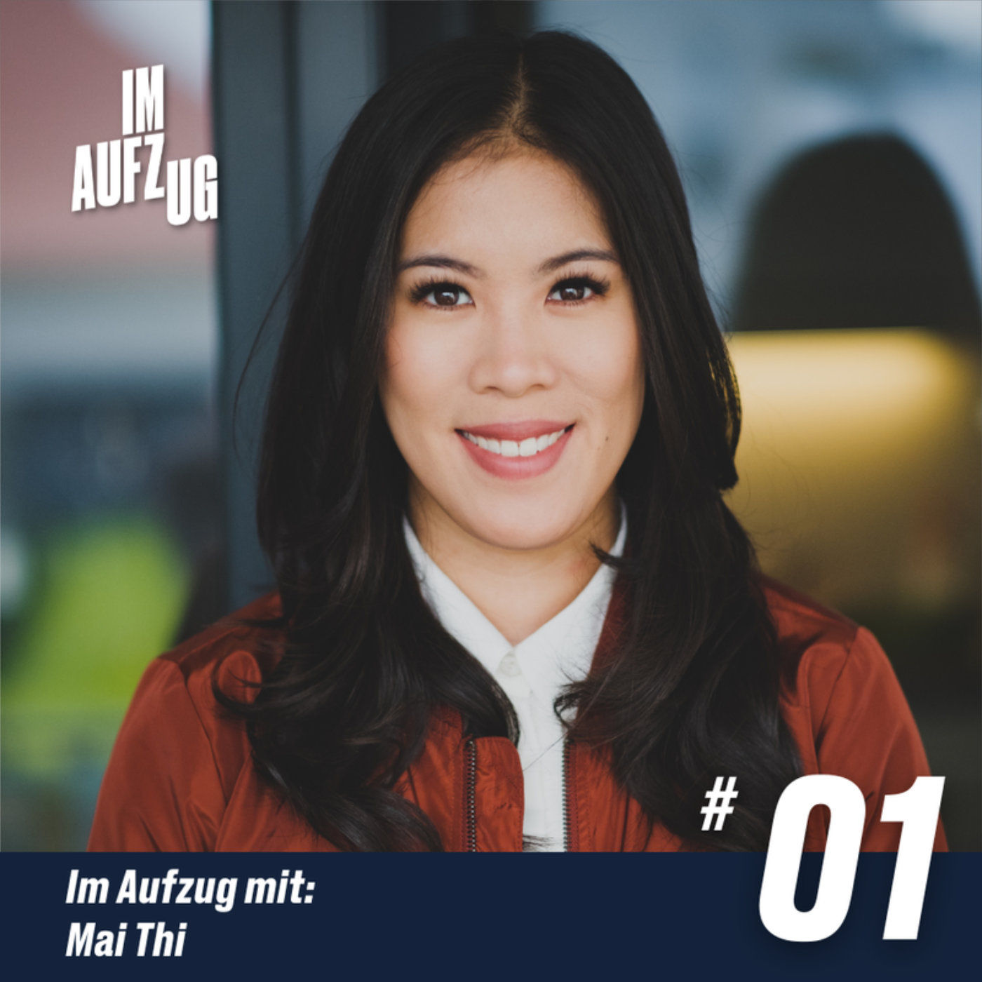 Im Aufzug mit Mai Thi