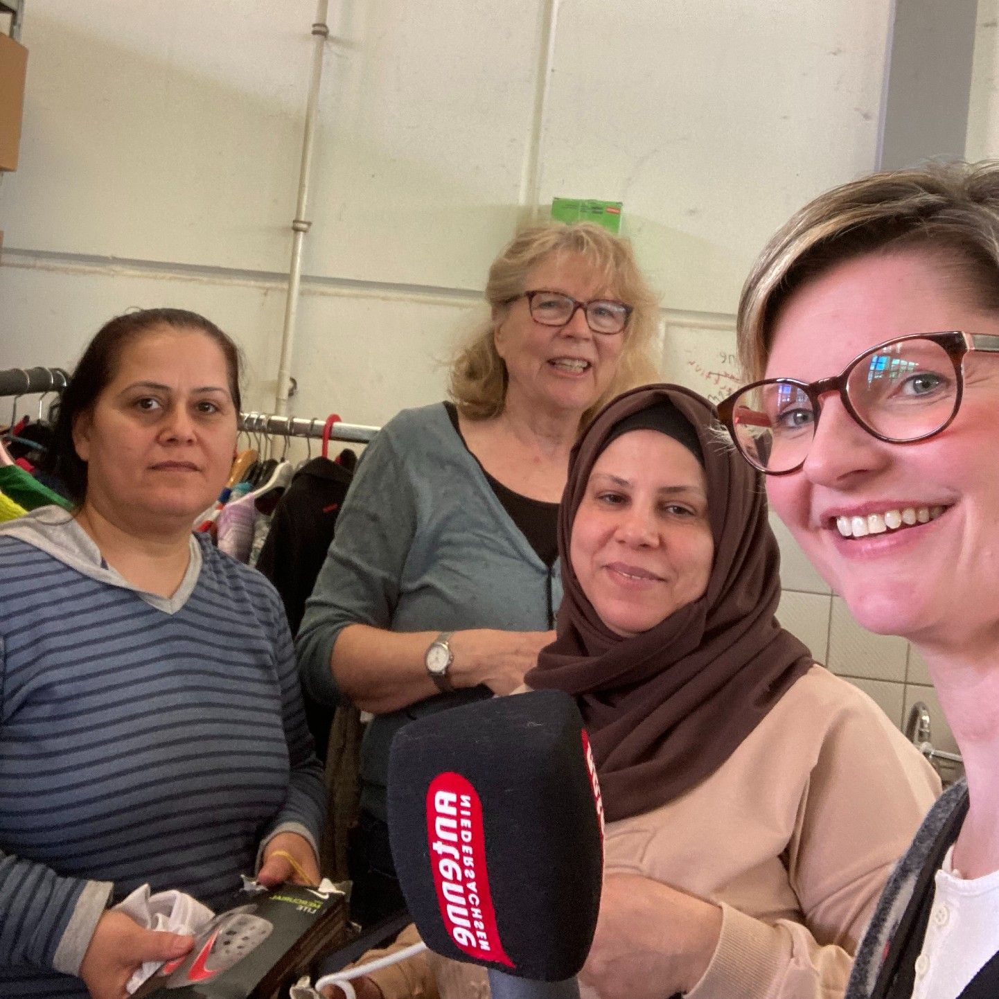 Im Verschenkmarkt und auf eine letzte Currywurst im Heiermann