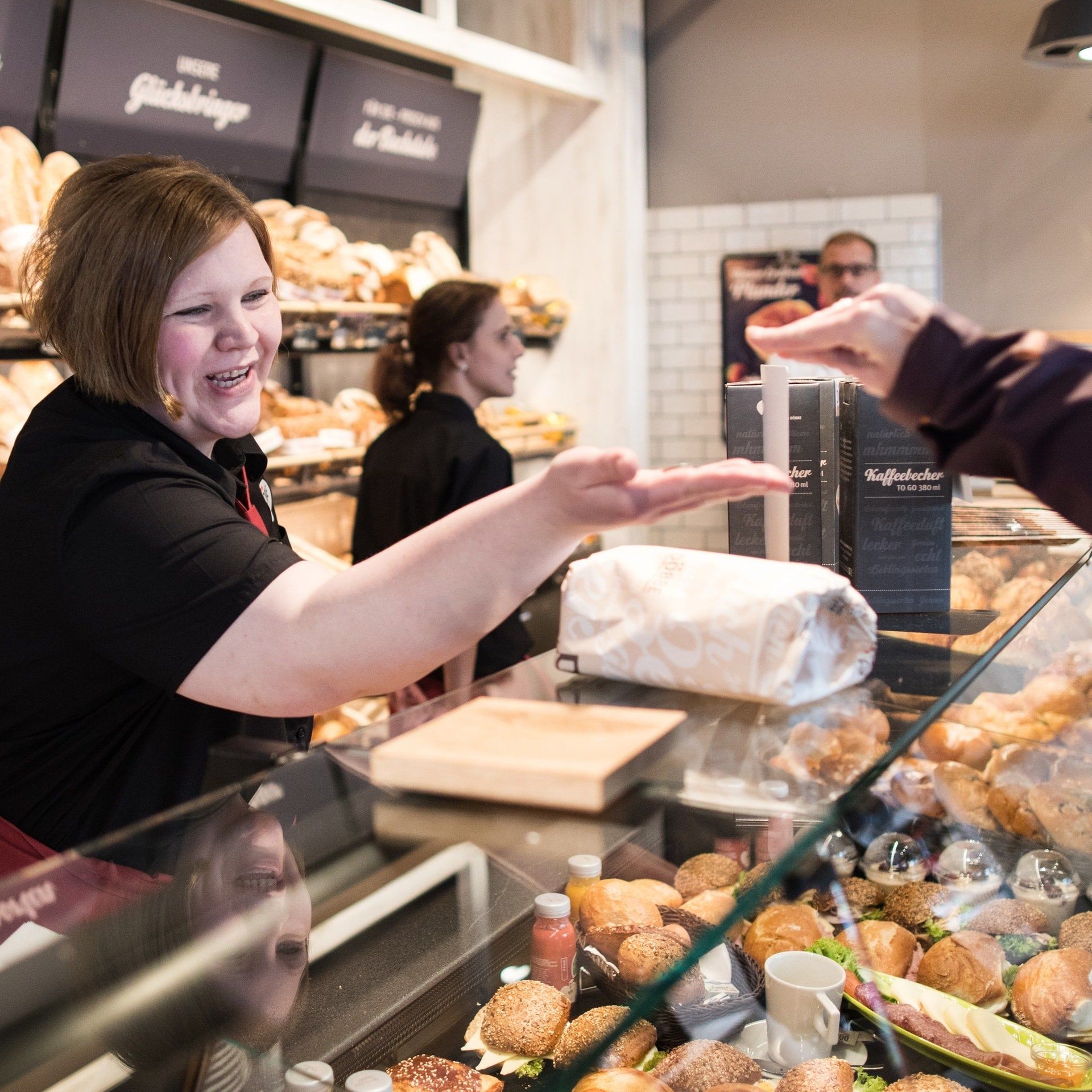 Ist Geld voller Keime? Wie unhygienisch ist es, wenn Bäcker Geld mit ihren Handschuhen anfassen?