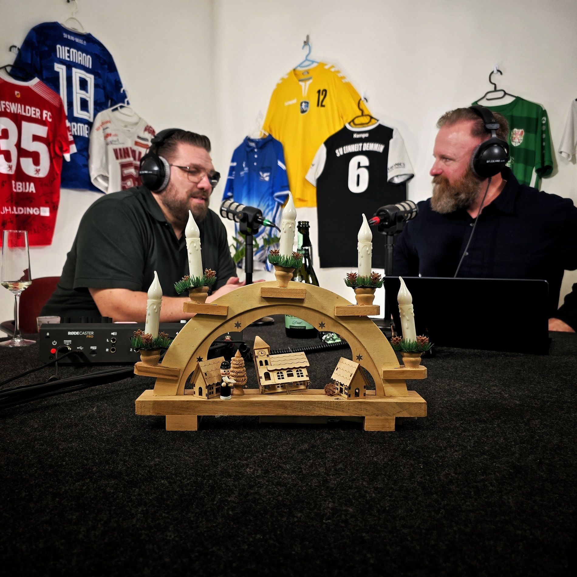 Jahresendrally: Wahlkampf, Sekt und Stollen