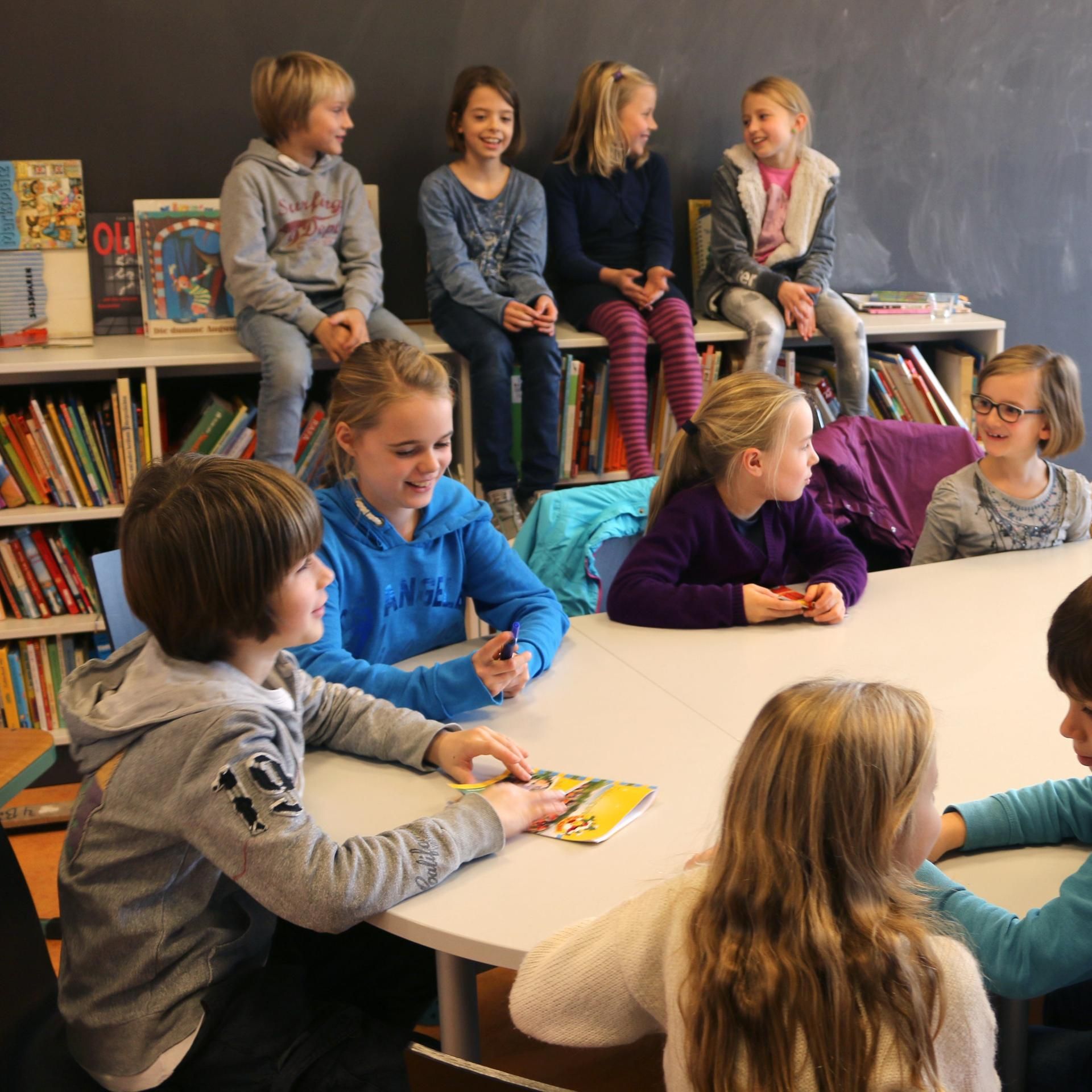 Kakadu - bei euch - Mayla arbeitet im Kinderparlament