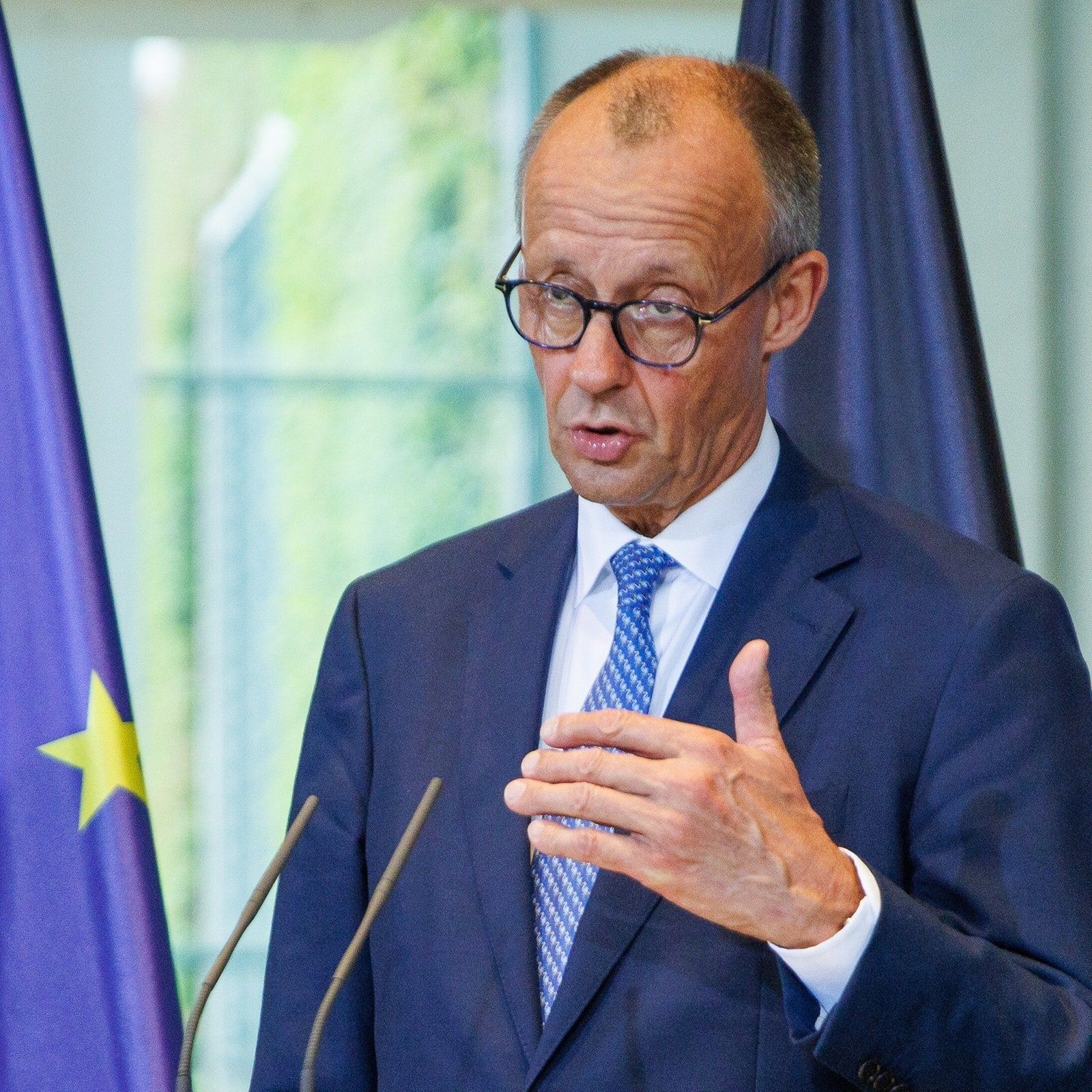 Kanzler Merz lädt zum virtuellen Ukraine-Treffen