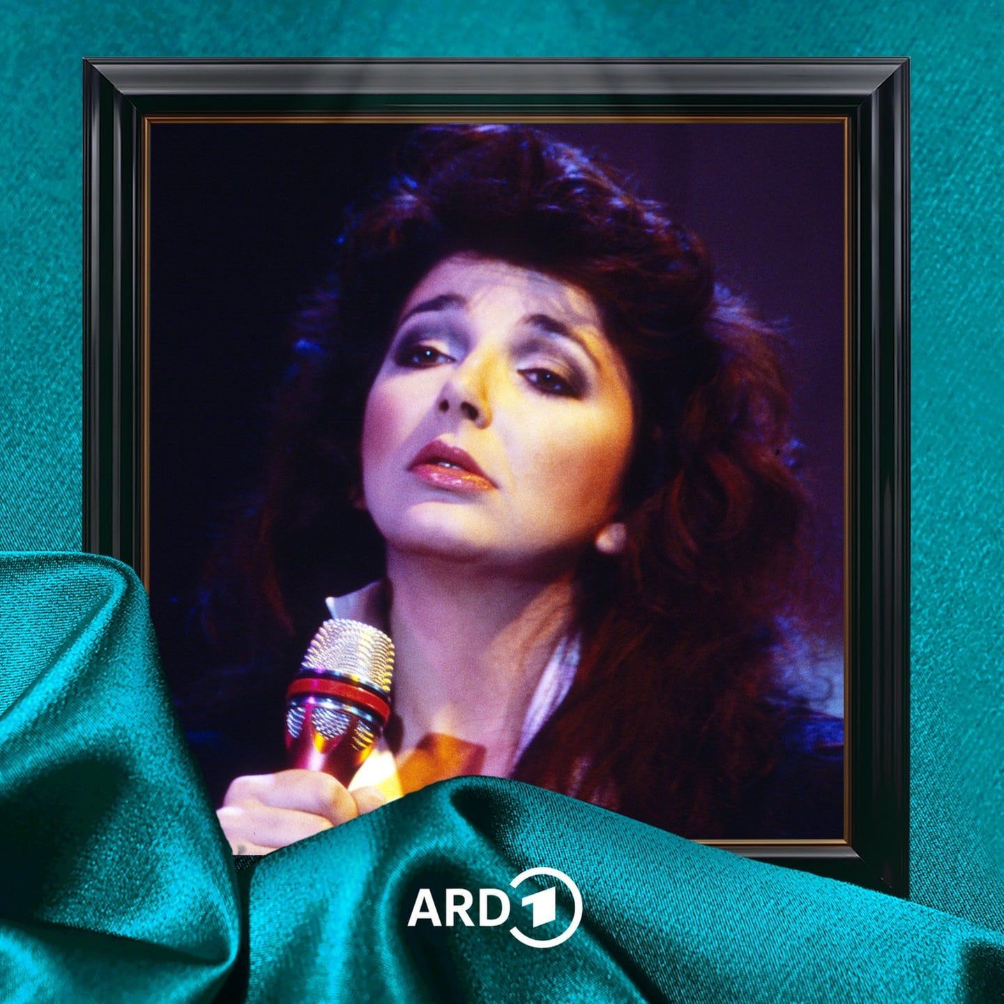 Kate Bush – "Hounds Of Love"