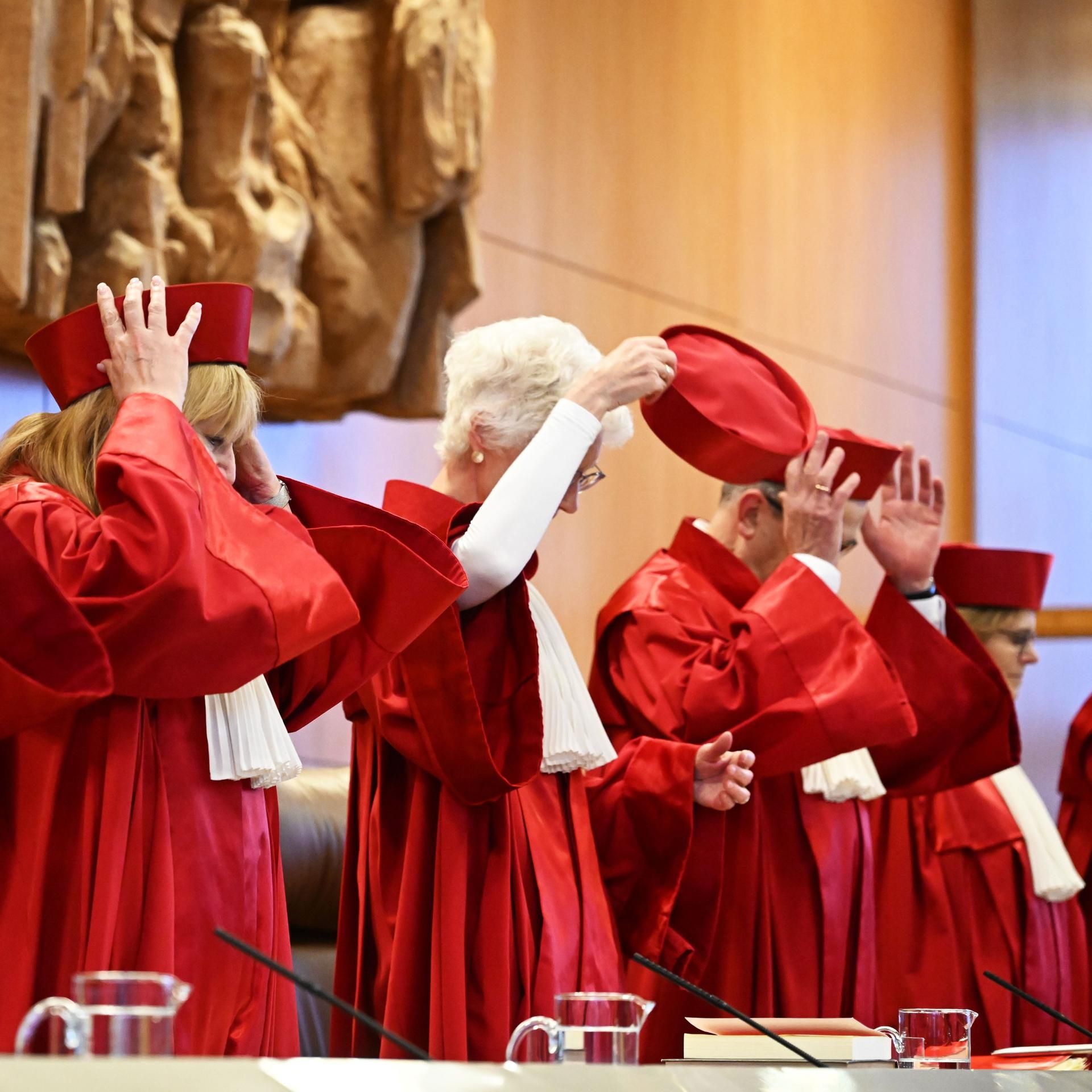 Keine Mehrheit für Verfassungsrichter - Wer trägt die Verantwortung?