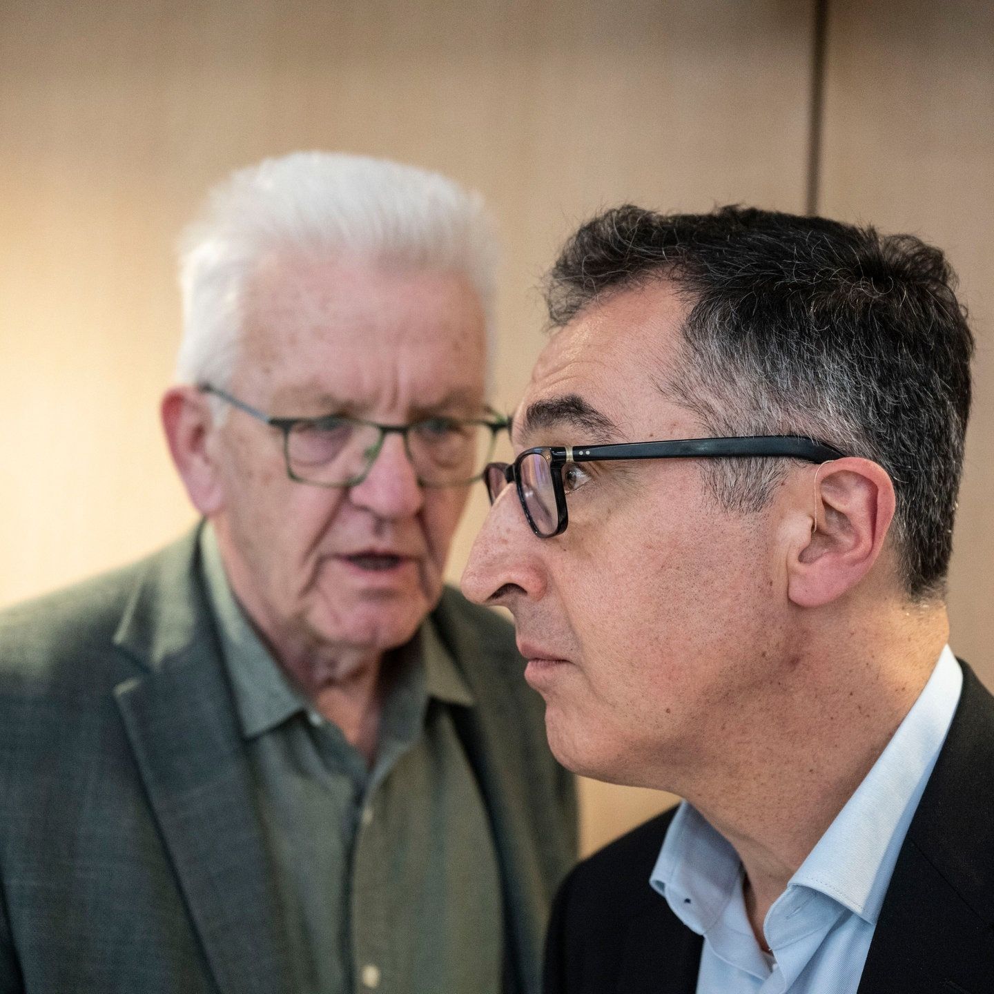 Kretschmann und Cem: Die Glatze der FDP