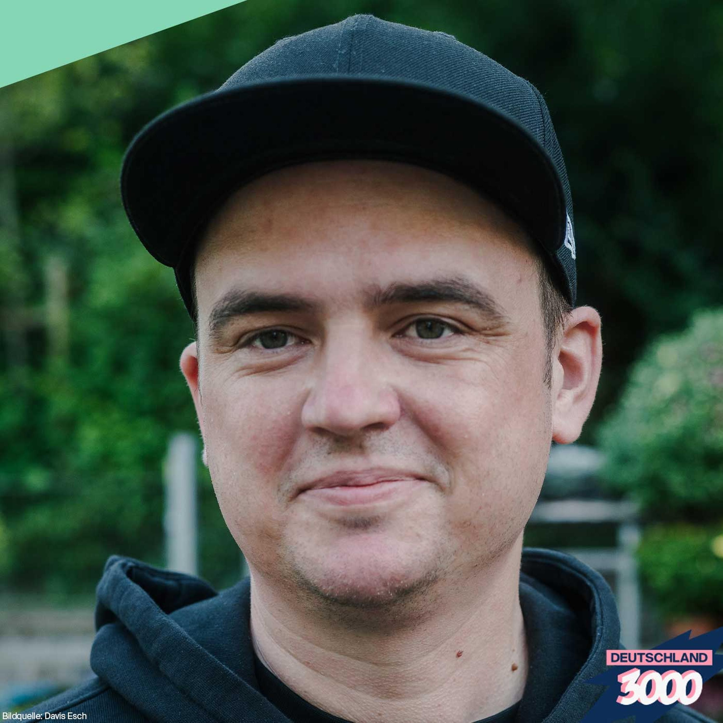 @kriegundfreitag: 12.896 Strichmenschen gegen Nazis