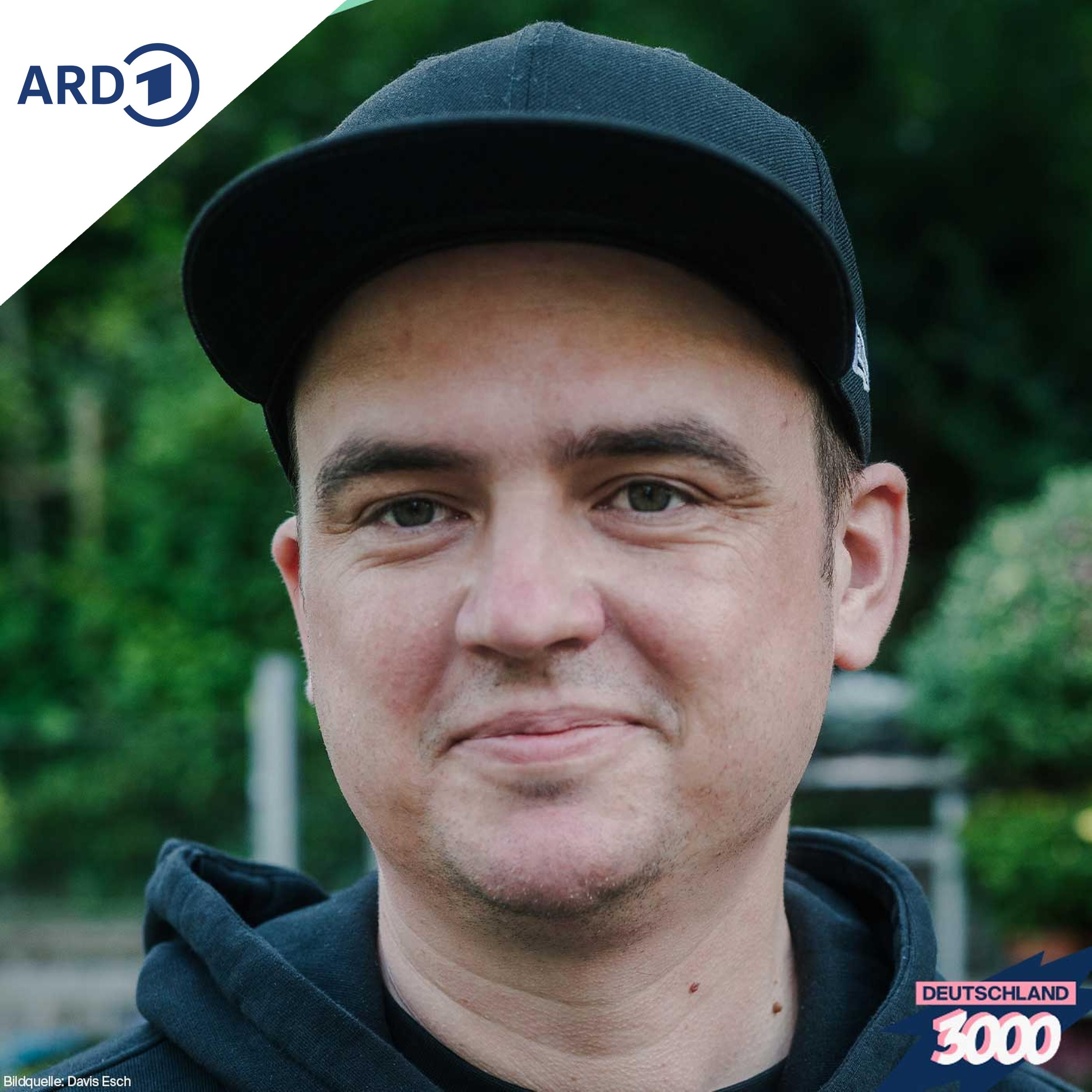 @kriegundfreitag: 12.896 Strichmenschen gegen Nazis