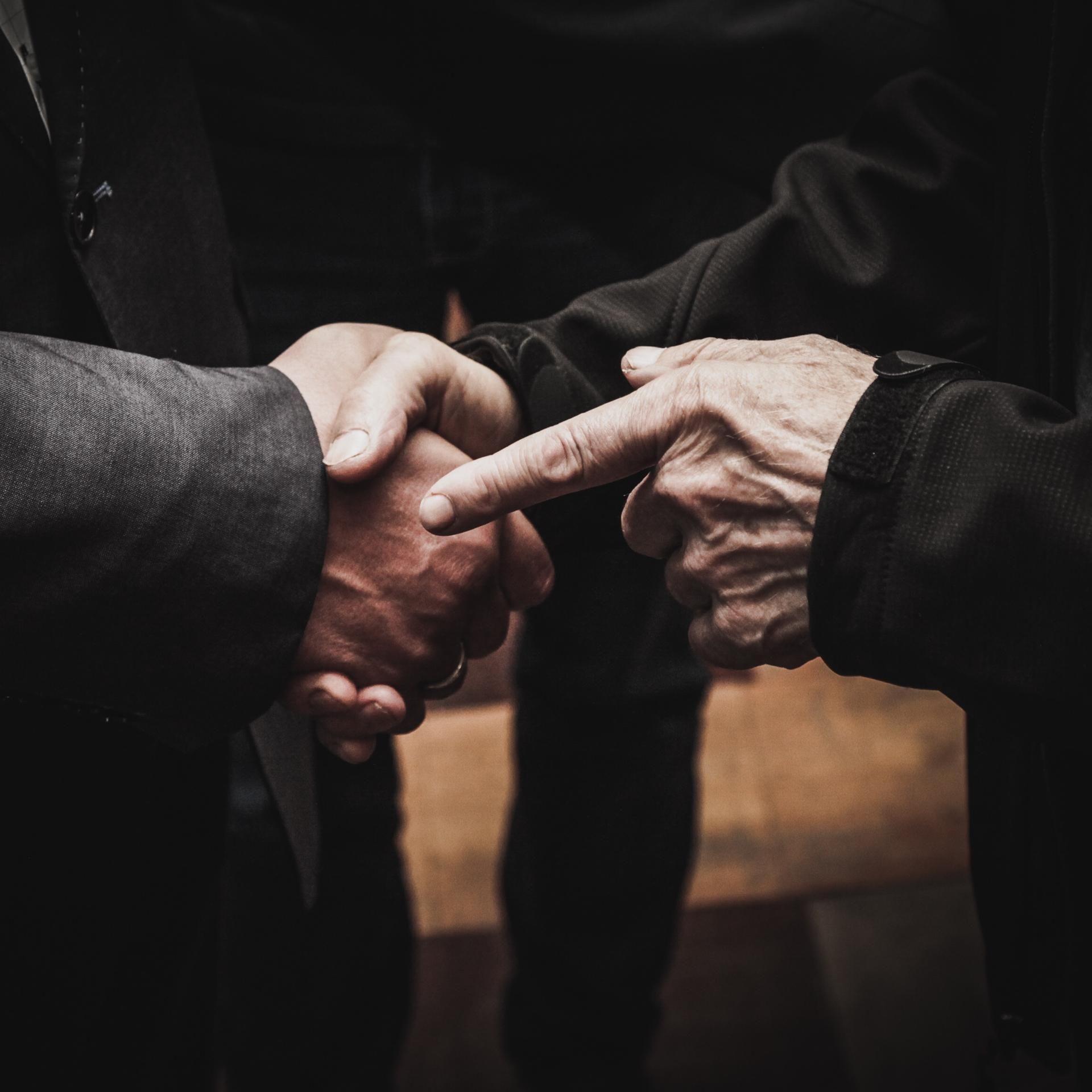 Krimi-Hörspiel: Abgründe der Lokalpolitik - Doctor mendacii