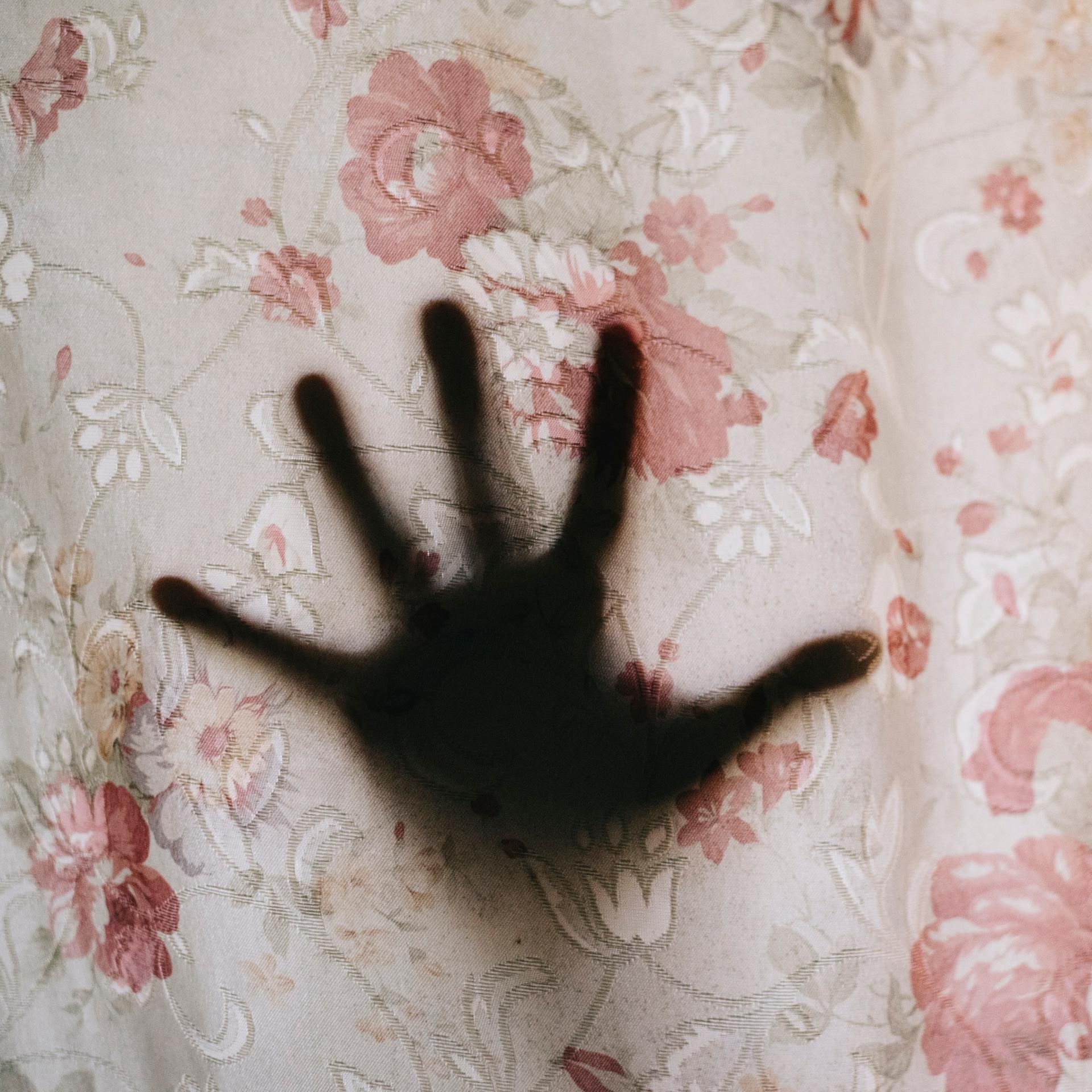 Krimi-Hörspiel: Mit dem Täter unter einem Dach - Die vier Söhne des Dr. March