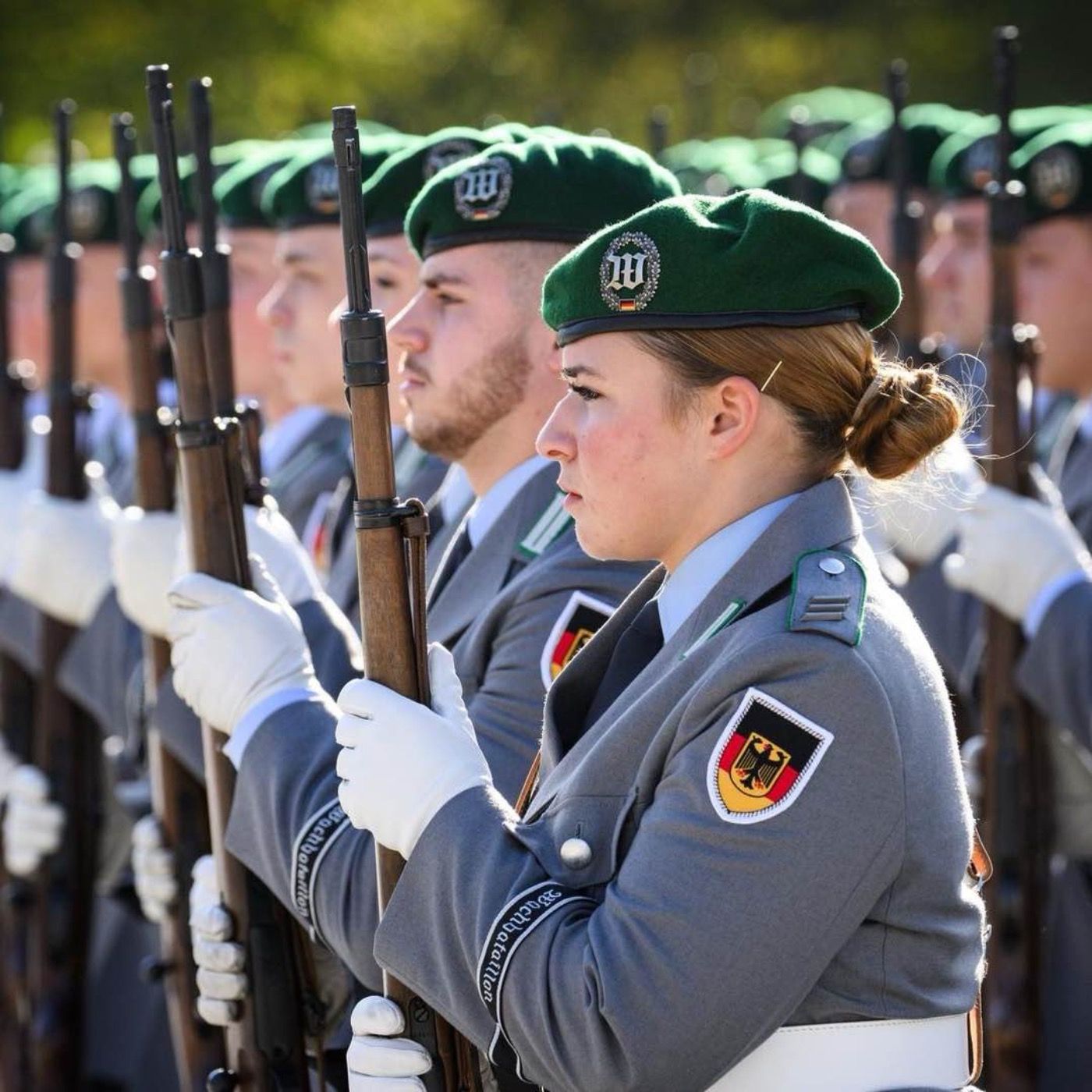Lasst uns um SoldatInnen würfeln