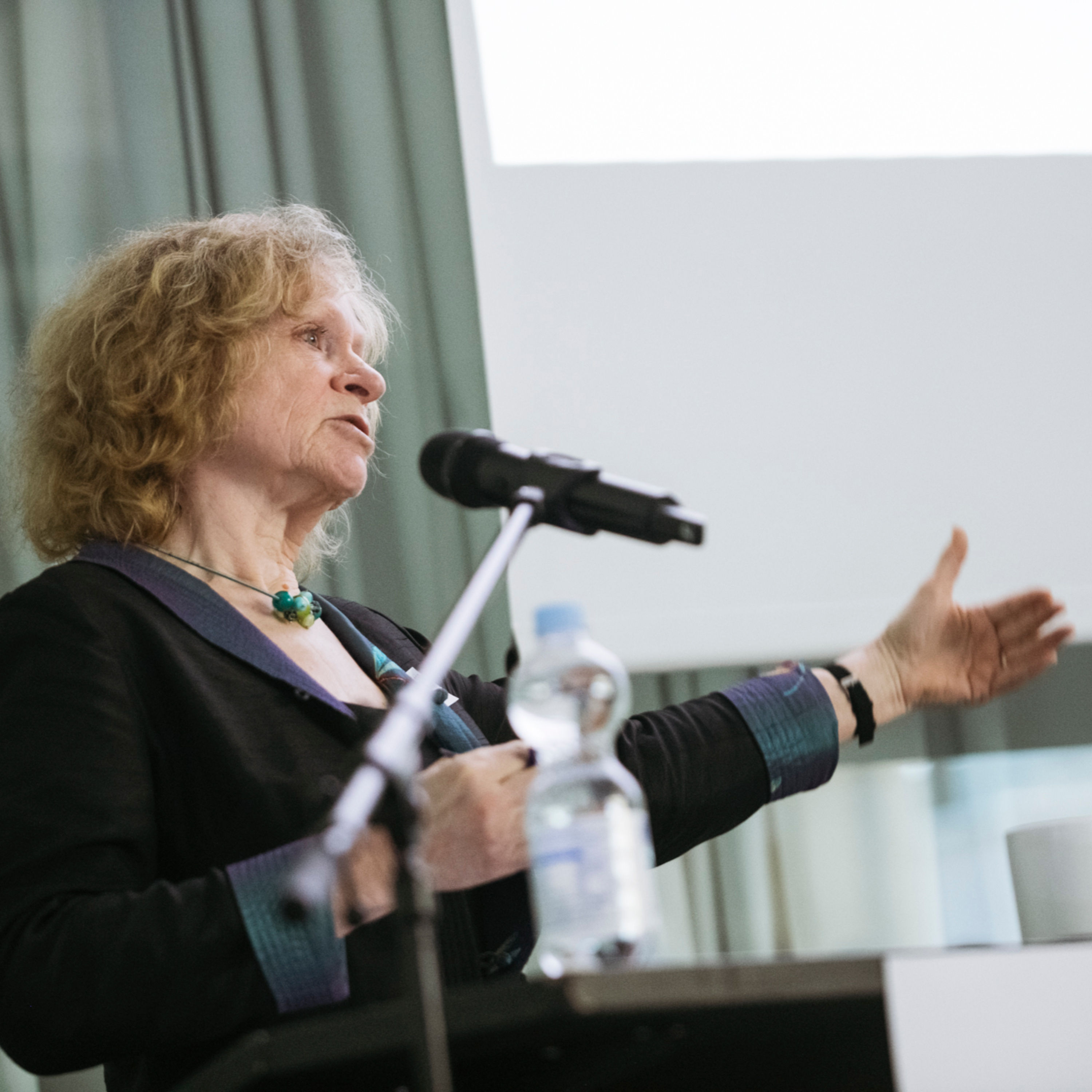 Living a Photographic Way of Life in a Mediating Body