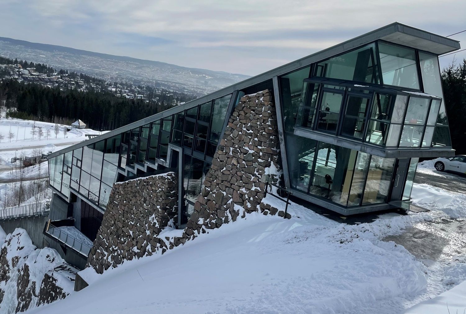 Marit Stub Nybelius über die "Kleinen" des Skispringens und den Kampfrichter-Job