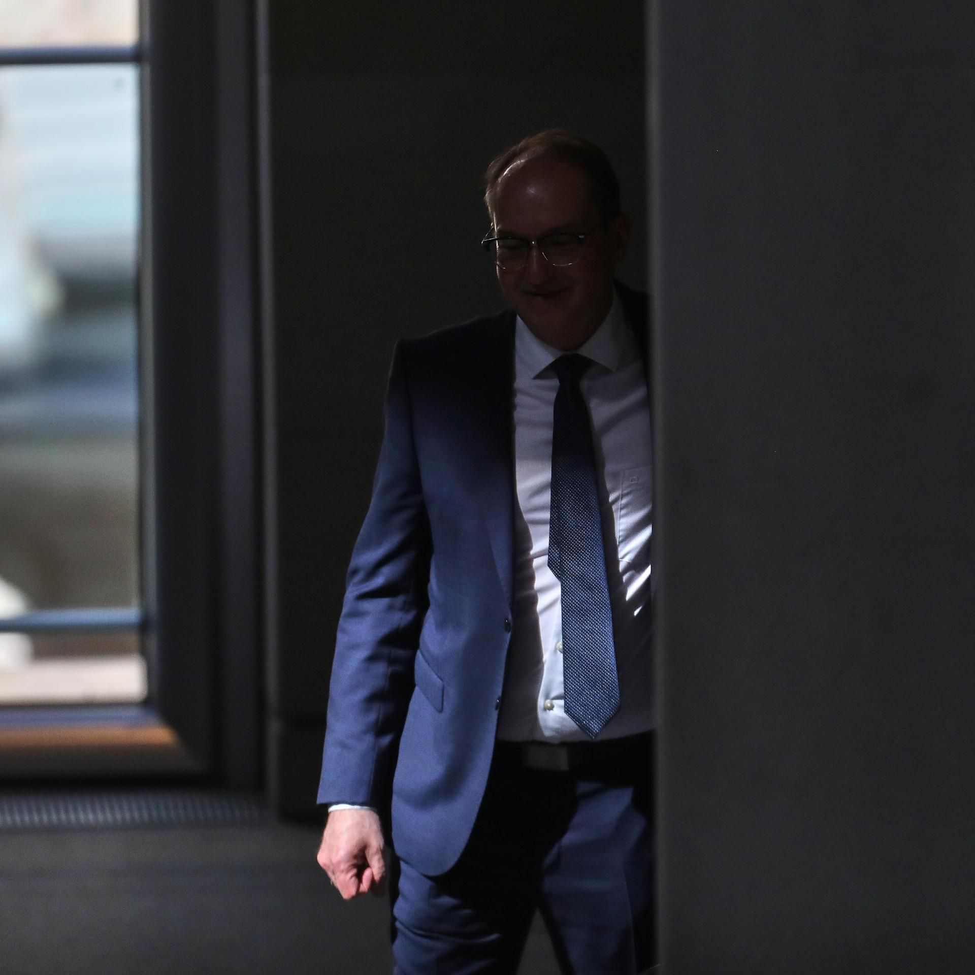 Mehr Befugnisse für Verfassungsschutz - Dobrindt will einen "echten Geheimdienst"