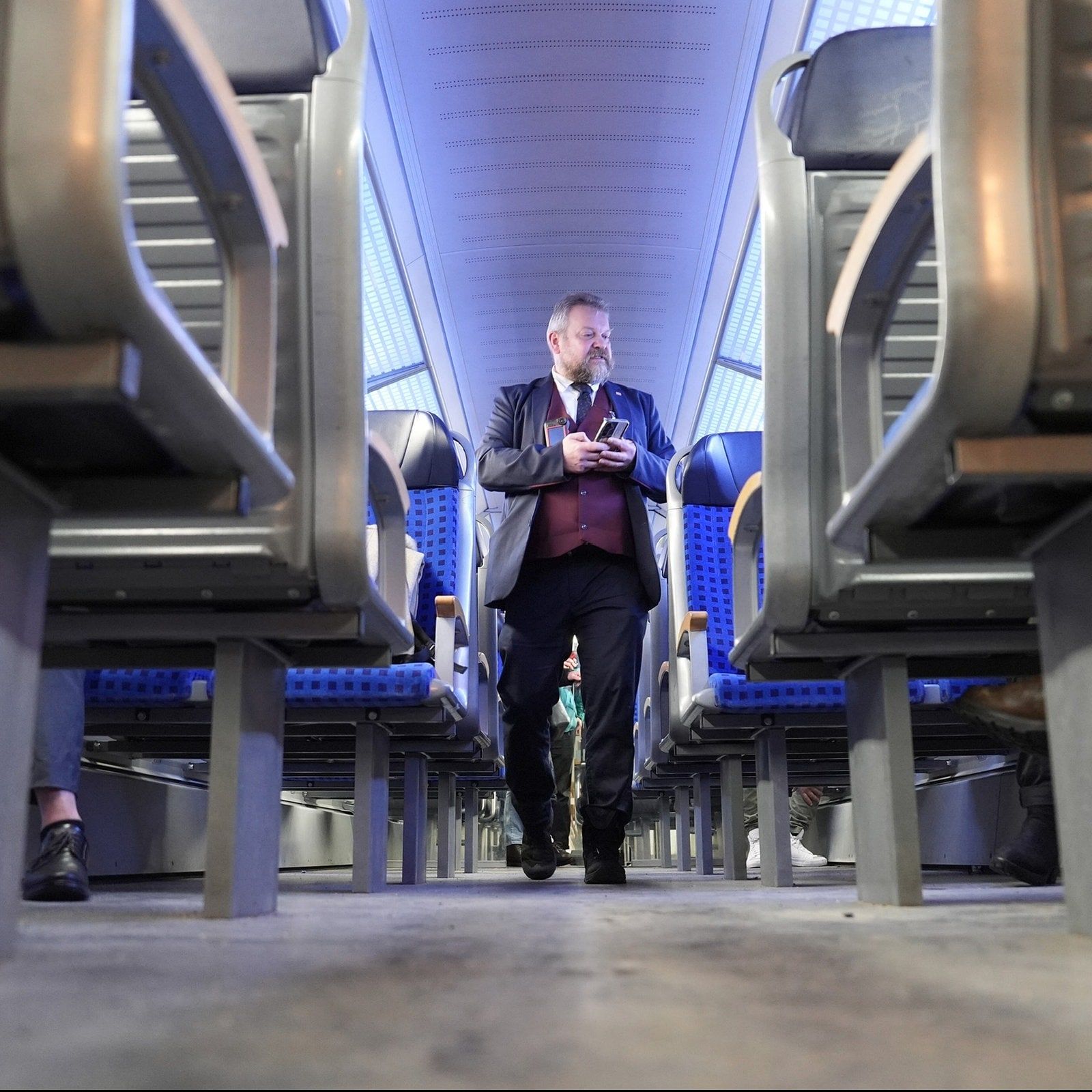 Mehr Zugbegleiter in Zügen - Wie realistisch ist das?