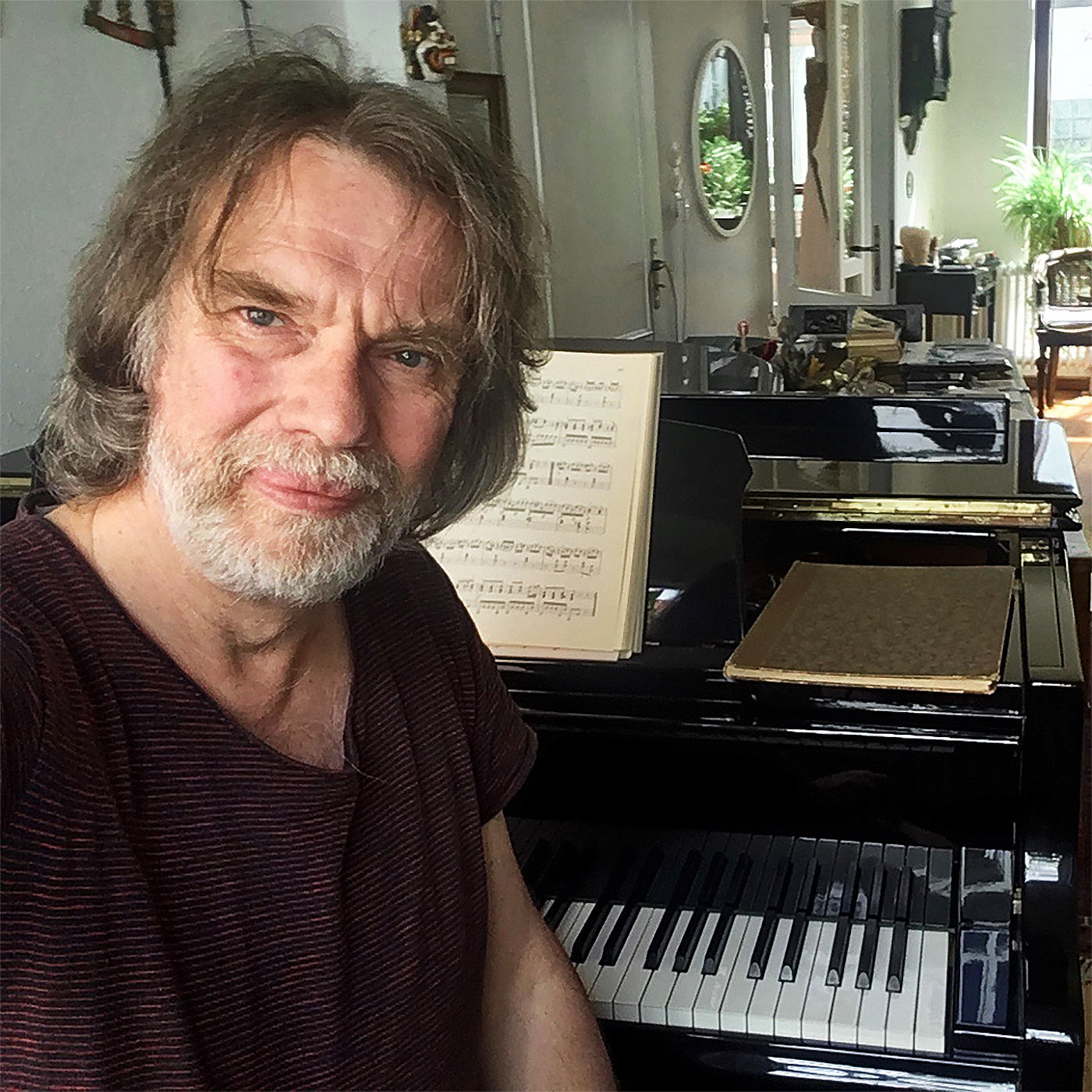 "Meine Offenheit hat mich geprägt" | Herbert Eisenschenk, Autor & Dokumentarfilmer