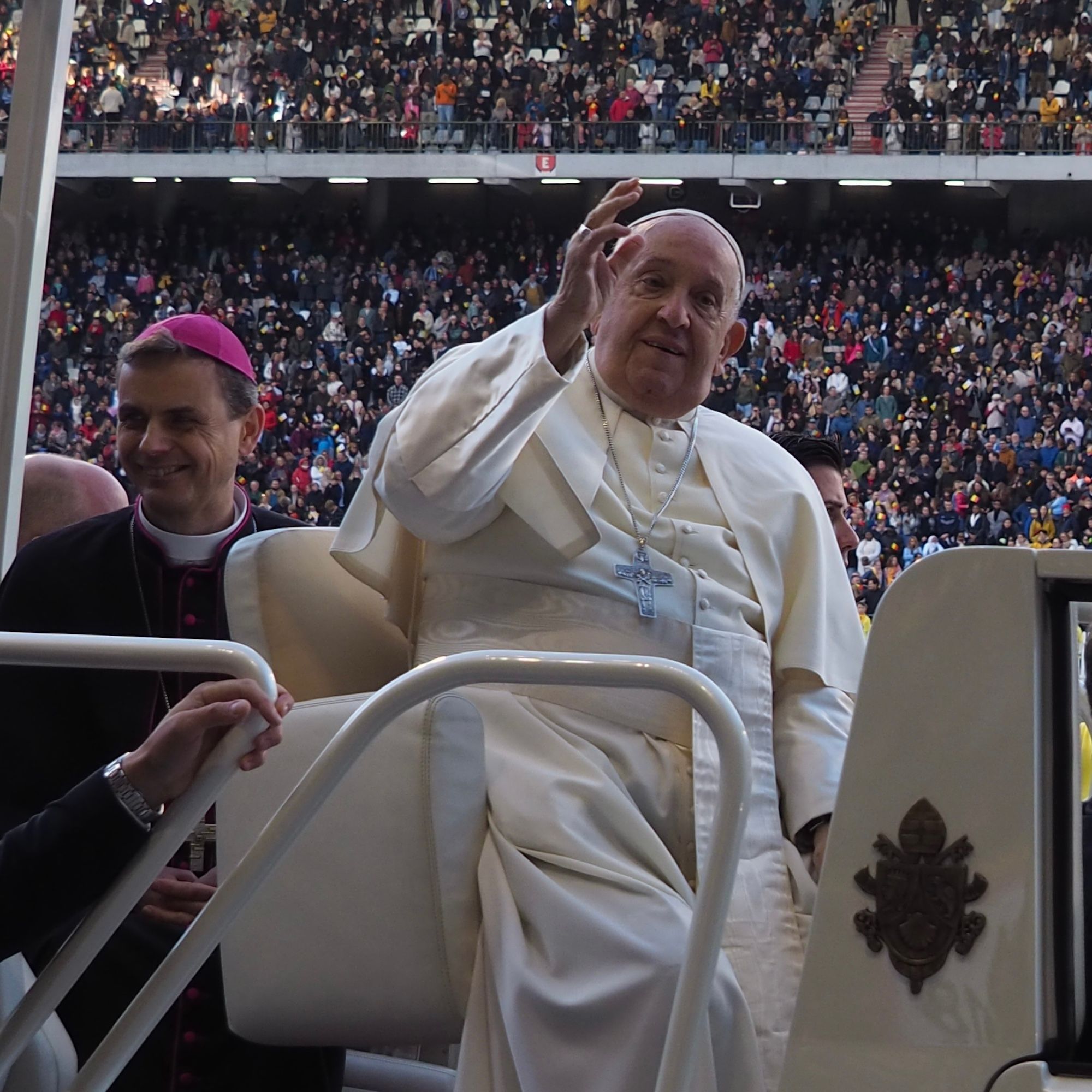 Messe mit 40.000: Abschluss des Papstbesuches