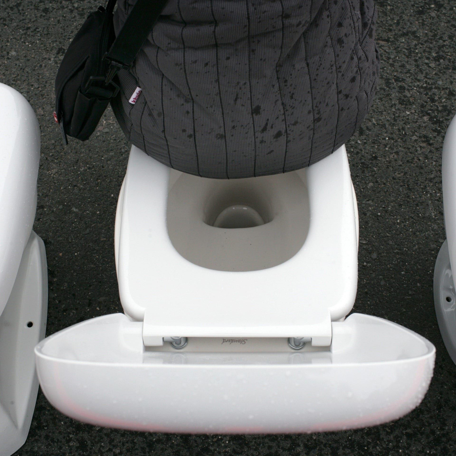 Mit Hilfe von Trenn-Toiletten aus Kot und Urin wertvollen Humus machen