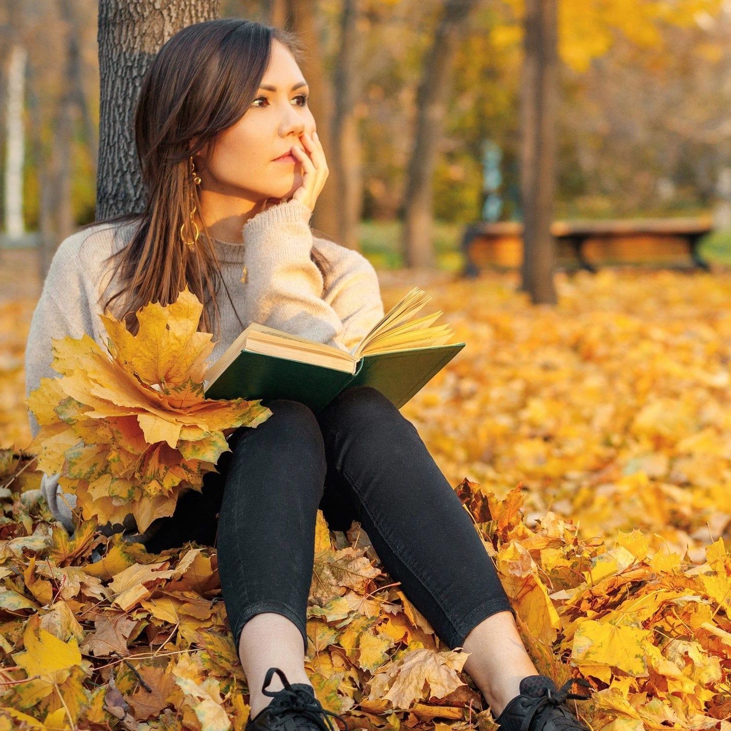 Mit neuen Büchern von Helga Schubert, András Visky und Tom Hillenbrand. Mit einem Gespräch über die Aktualität von Jane Austens Romanen und mit einer Hommage an Martin Walser.