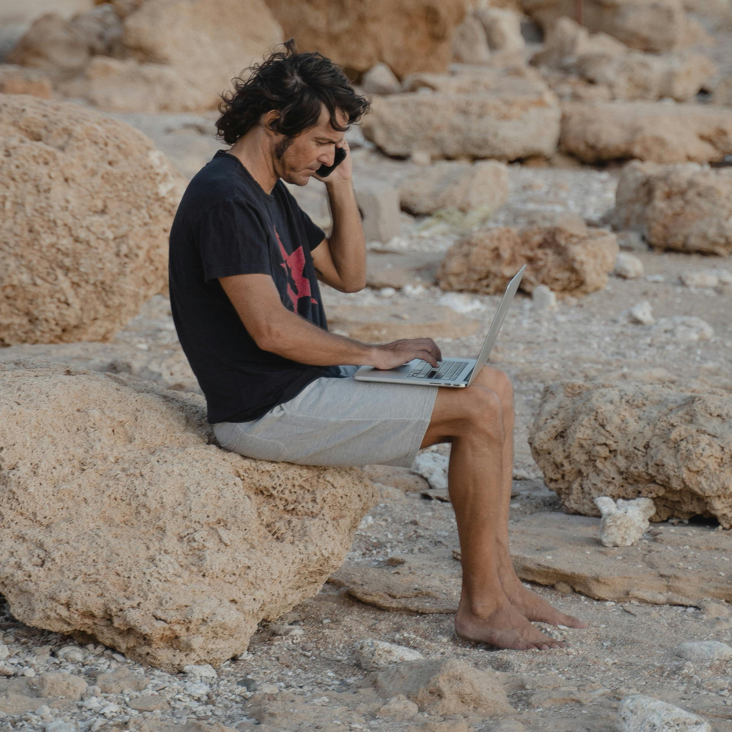 Mobiles Arbeiten - Produktivität auf Knopfdruck oder der sichere Weg in den Burnout?