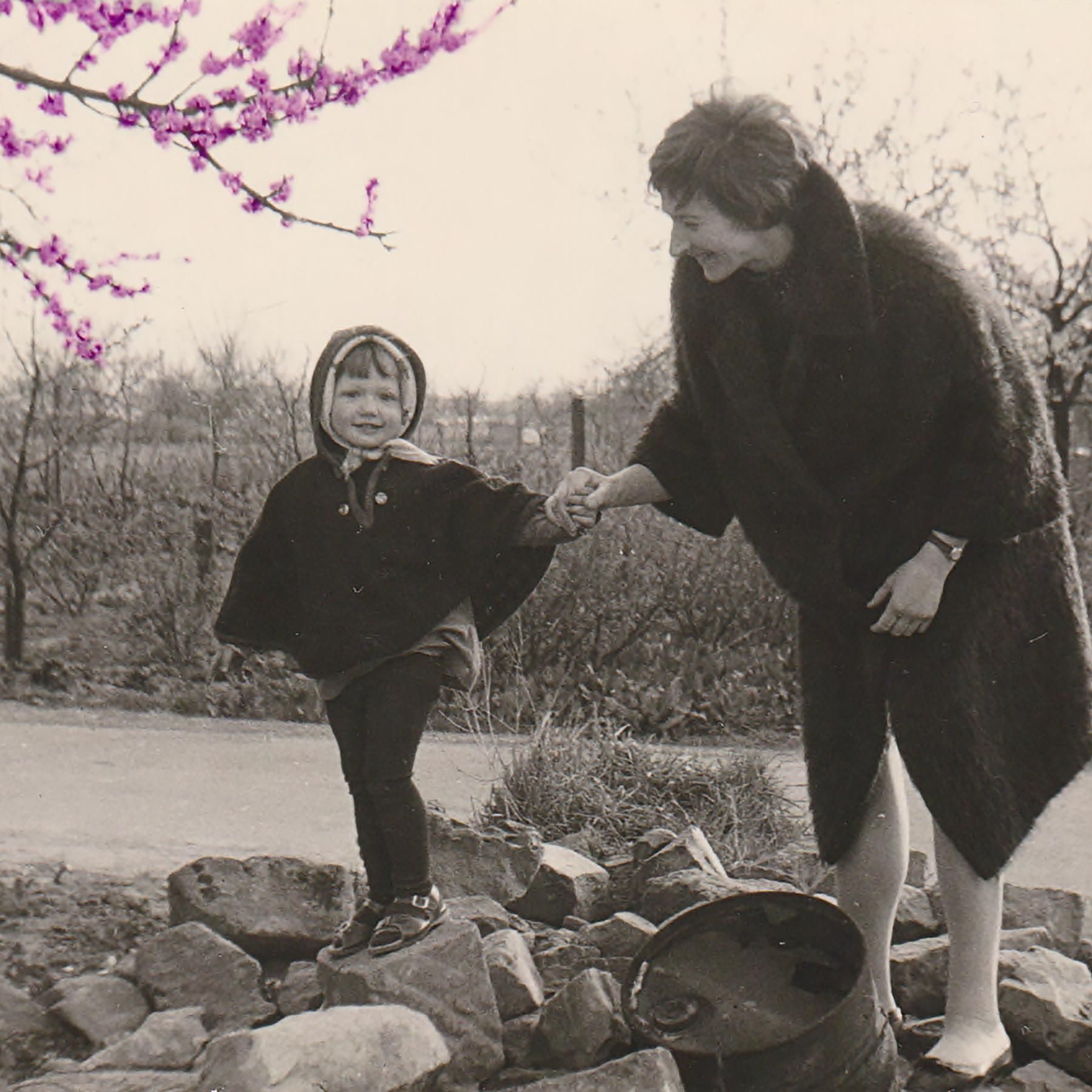 "Mutter haben" - Eine Familiengeschichte im Schatten der deutschen Teilung (2/2) von Ruth Johanna Benrath