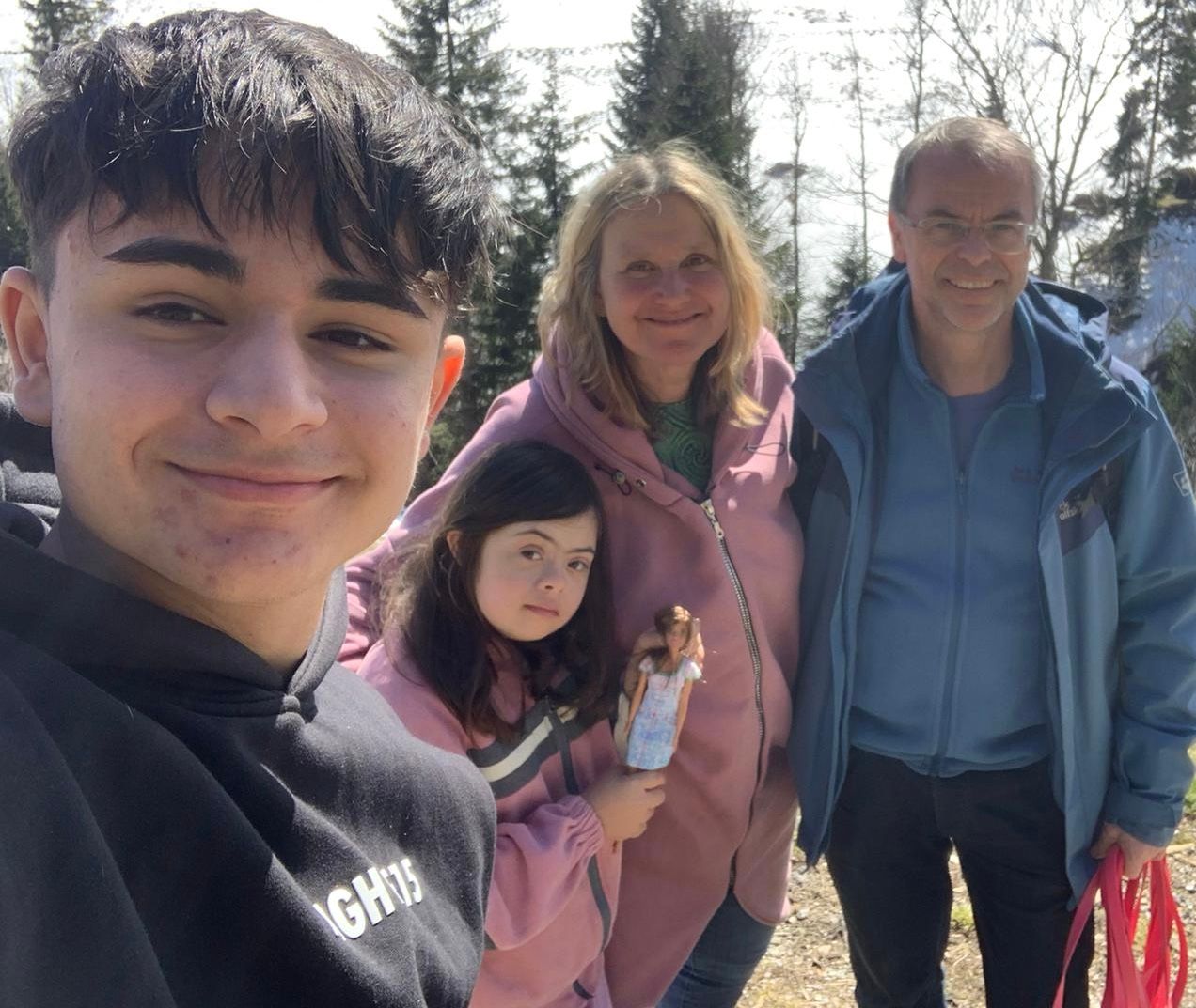 Mutter, Vater, Sohn, Tochter und ein Extra-Chromosom